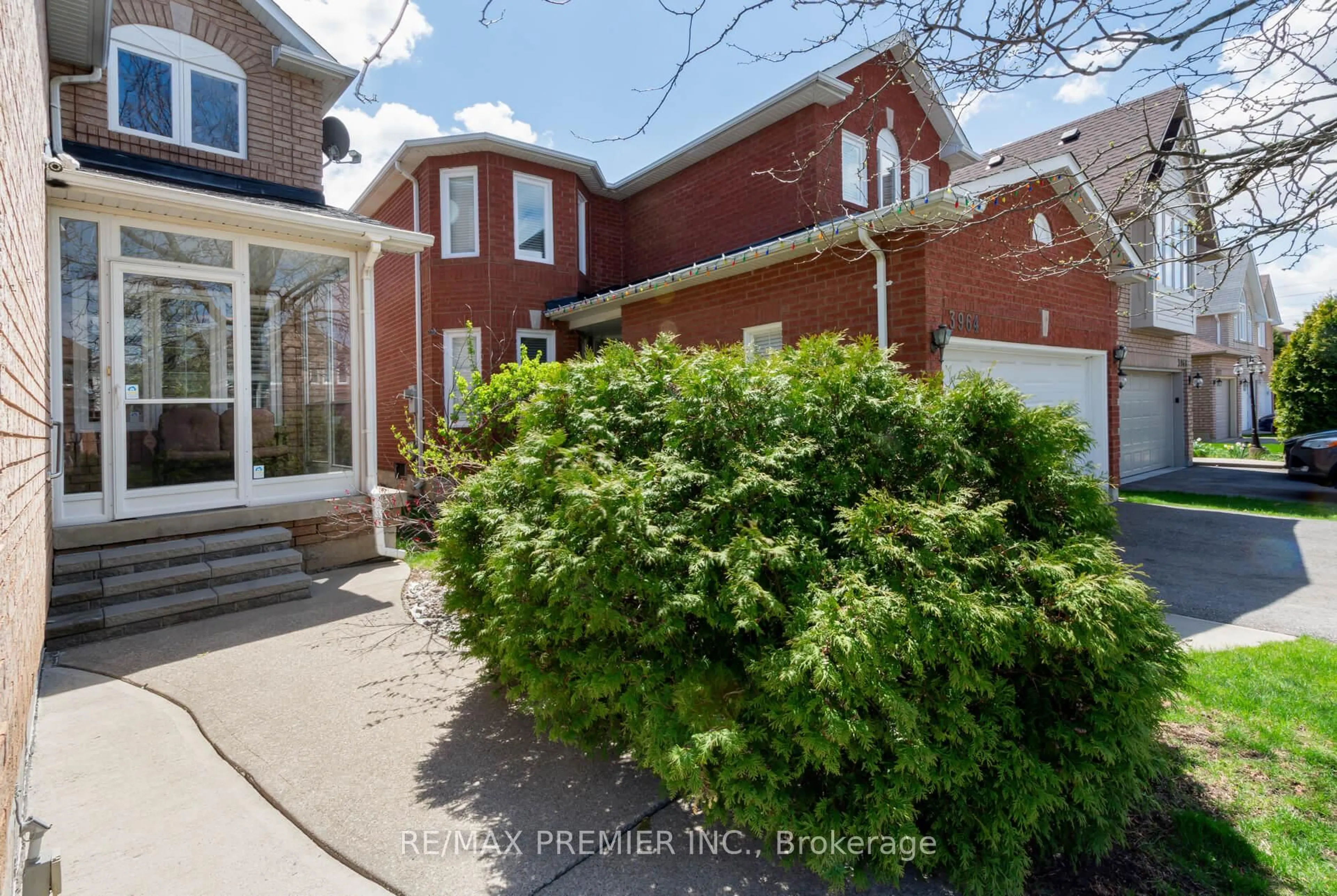Home with brick exterior material, street for 3960 Honey Locust Tr, Mississauga Ontario L5N 7A5