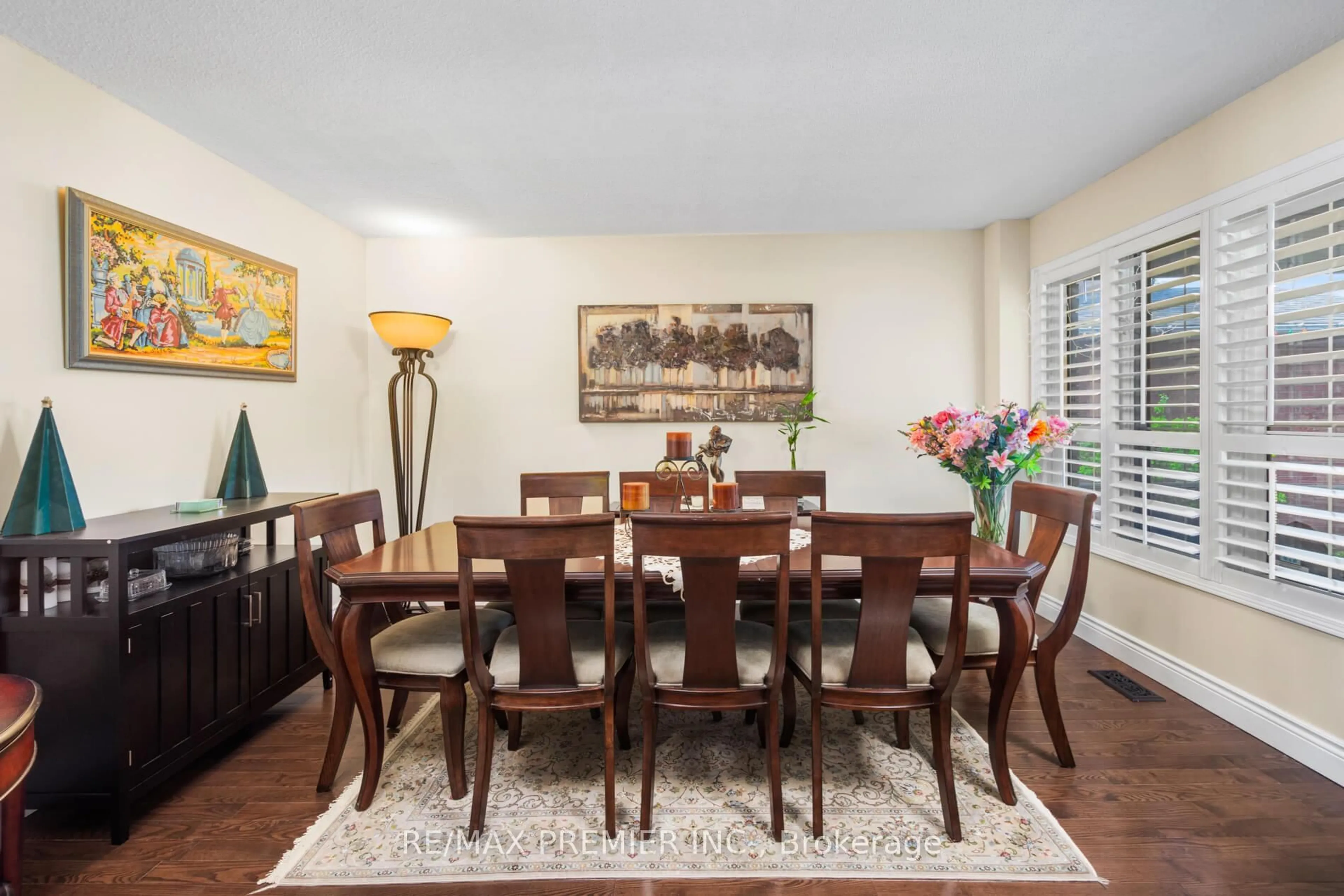 Dining room, wood/laminate floor for 3960 Honey Locust Tr, Mississauga Ontario L5N 7A5