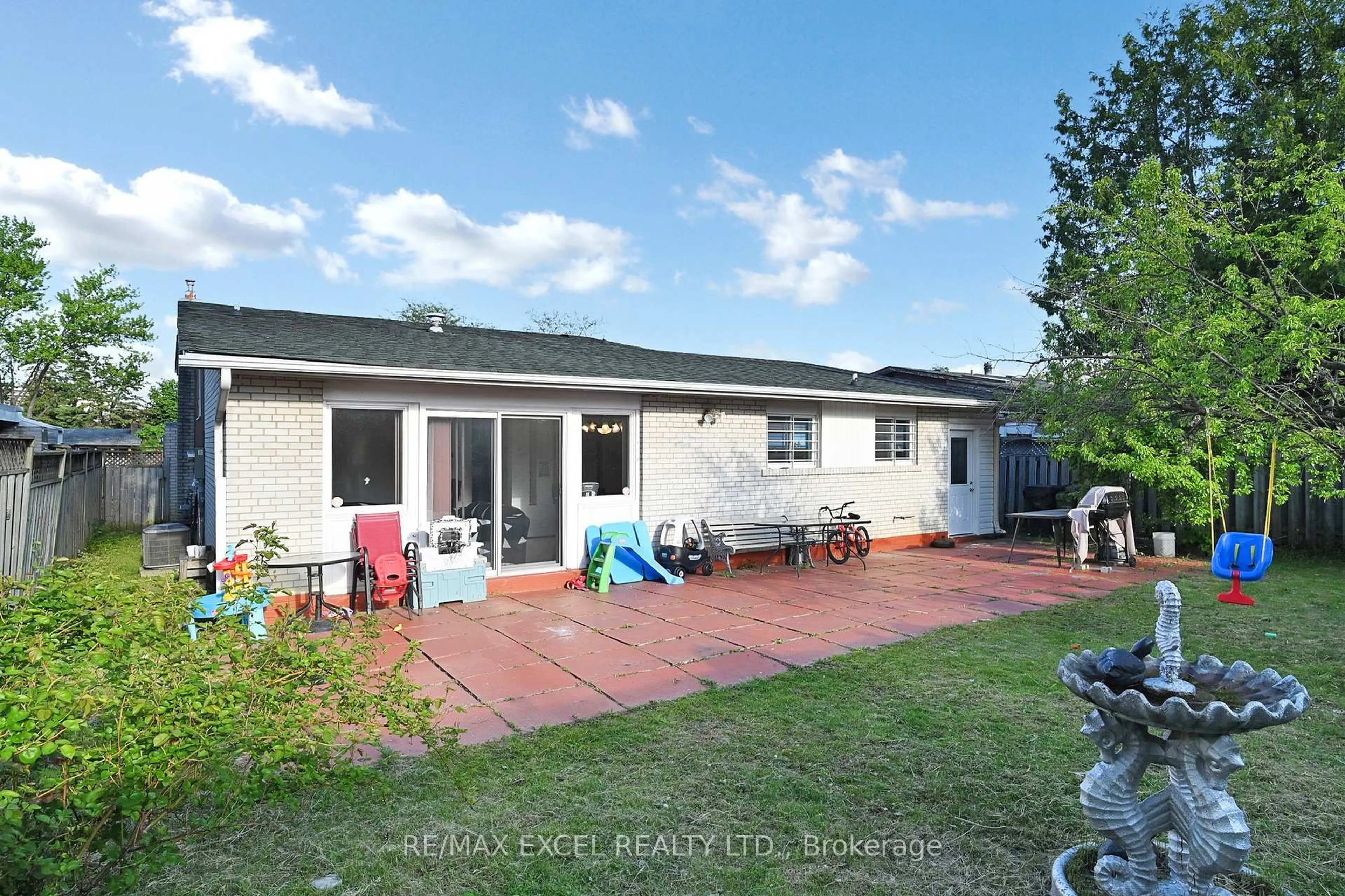 A pic from outside/outdoor area/front of a property/back of a property/a pic from drone, street for 51 Kendleton Ave, Toronto Ontario M9V 1T9