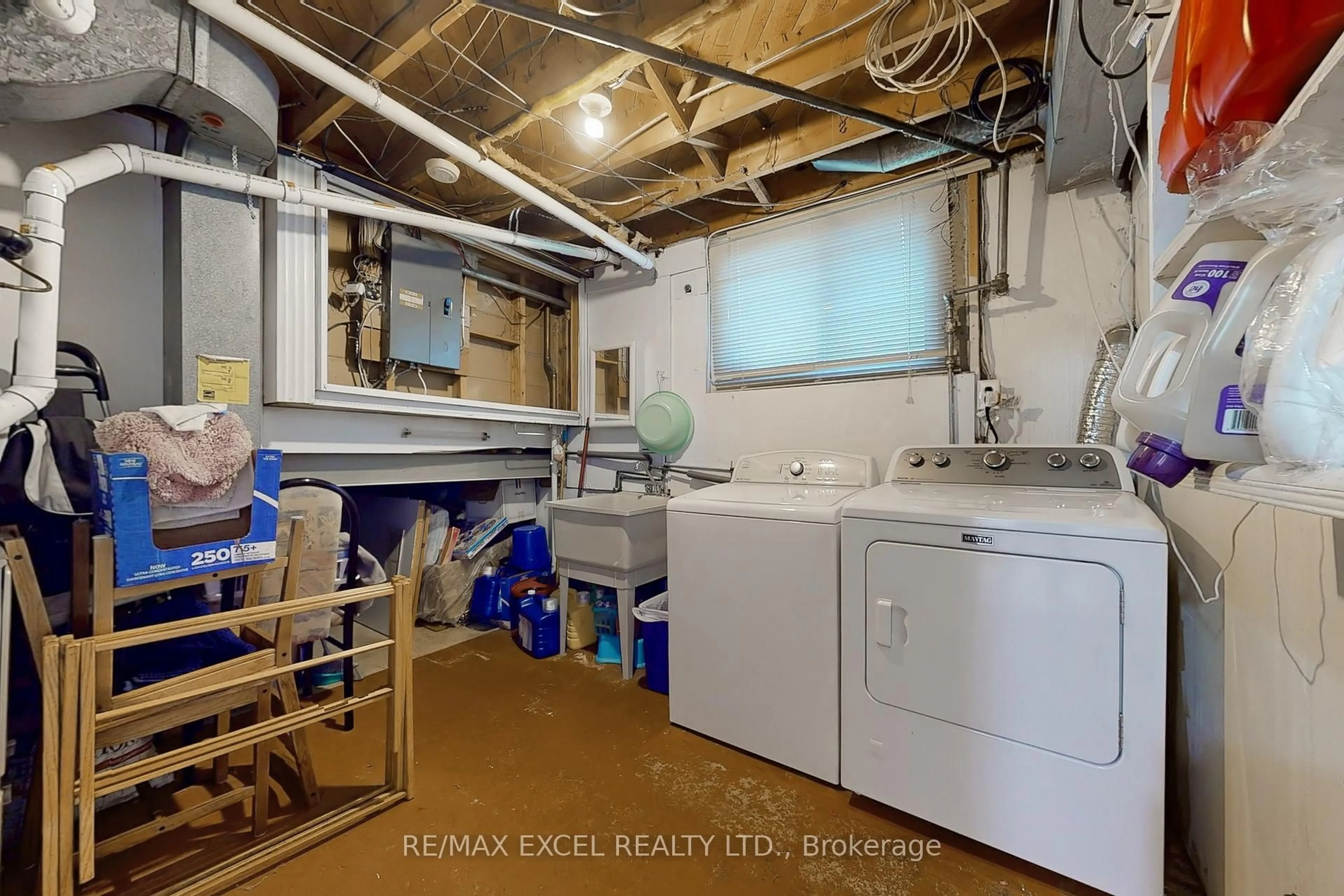 Laundry room for 51 Kendleton Ave, Toronto Ontario M9V 1T9