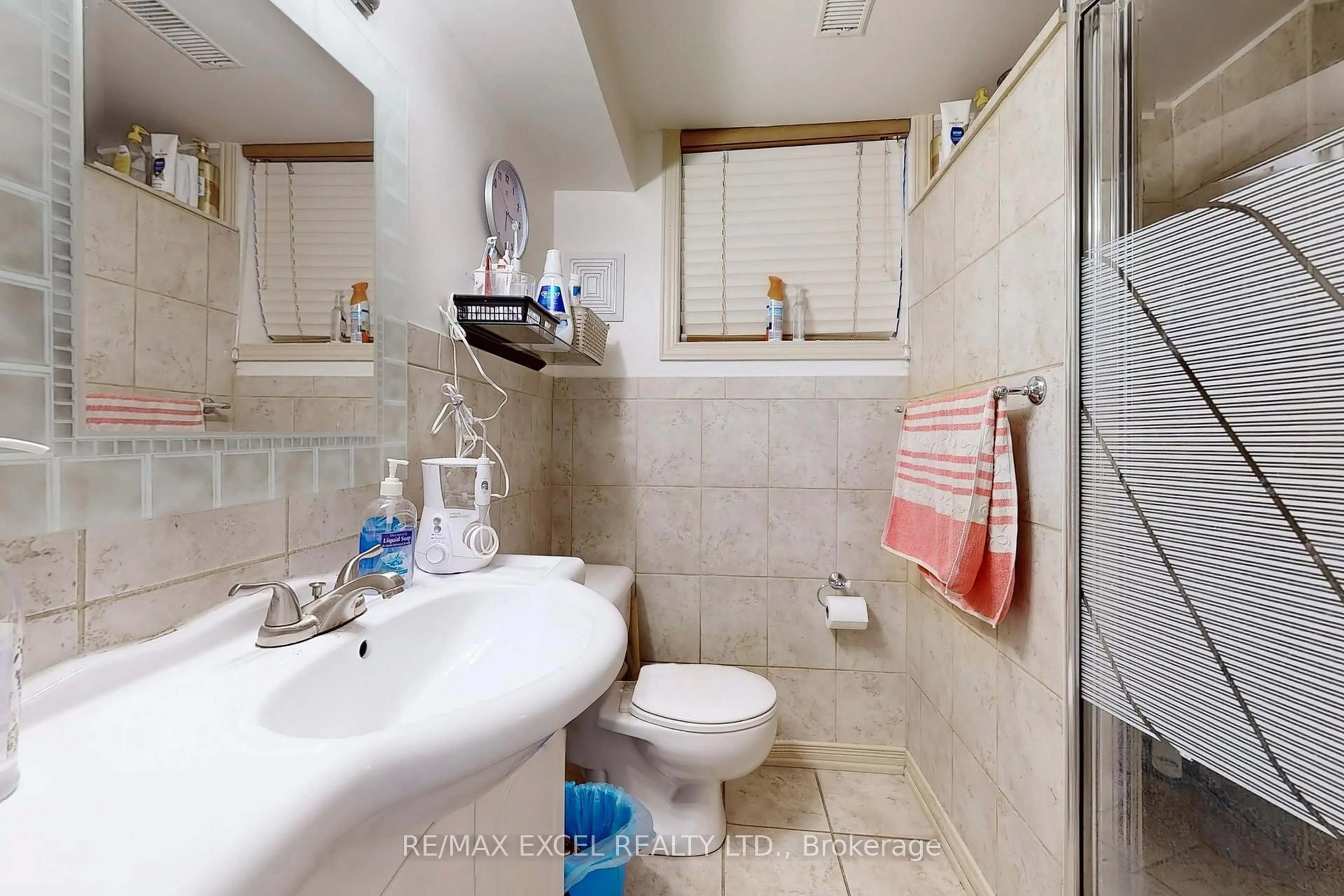 Standard bathroom, ceramic/tile floor for 51 Kendleton Ave, Toronto Ontario M9V 1T9