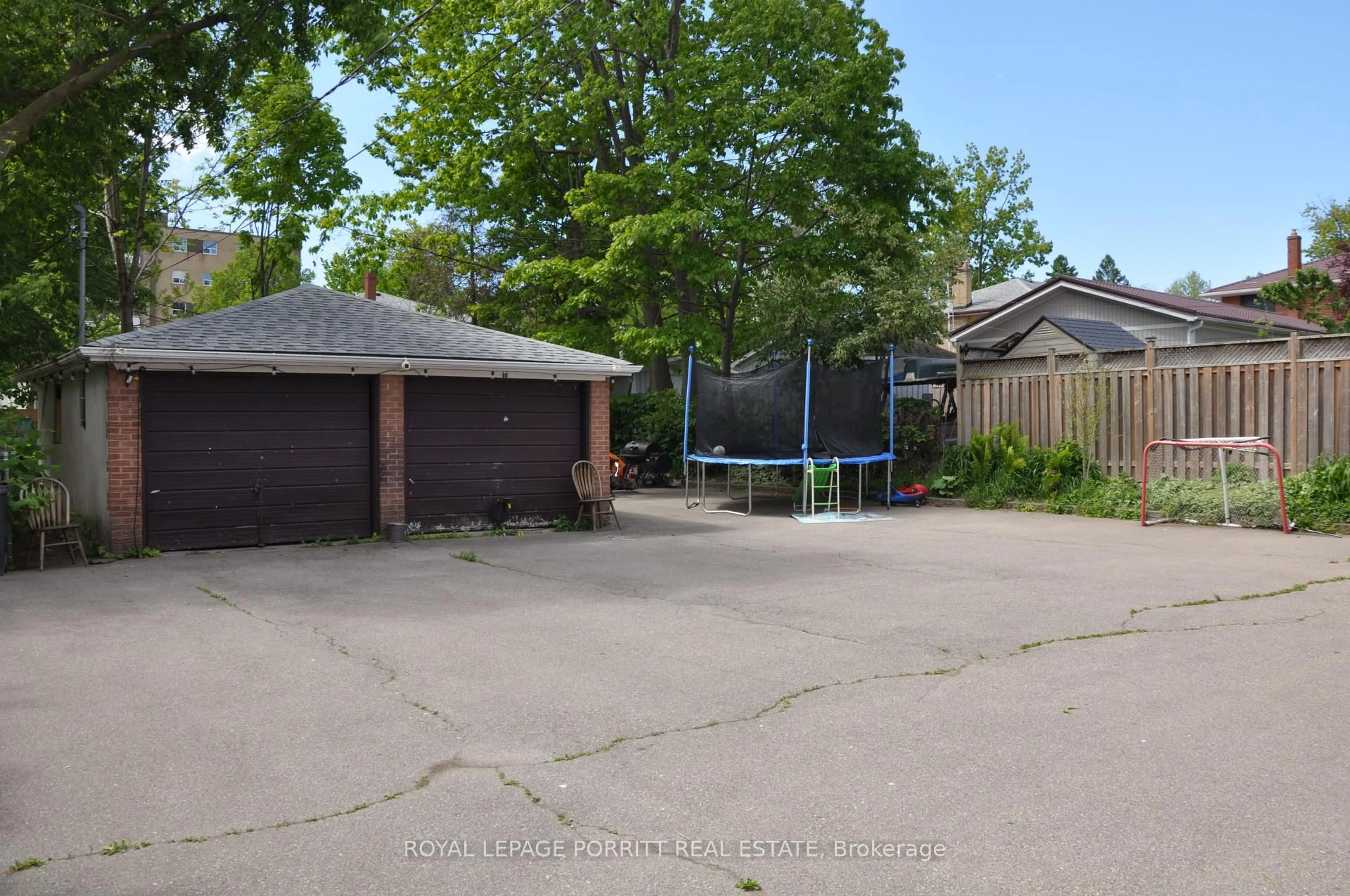 A pic from outside/outdoor area/front of a property/back of a property/a pic from drone, street for 15 Muskoka Ave, Toronto Ontario M8W 1H4