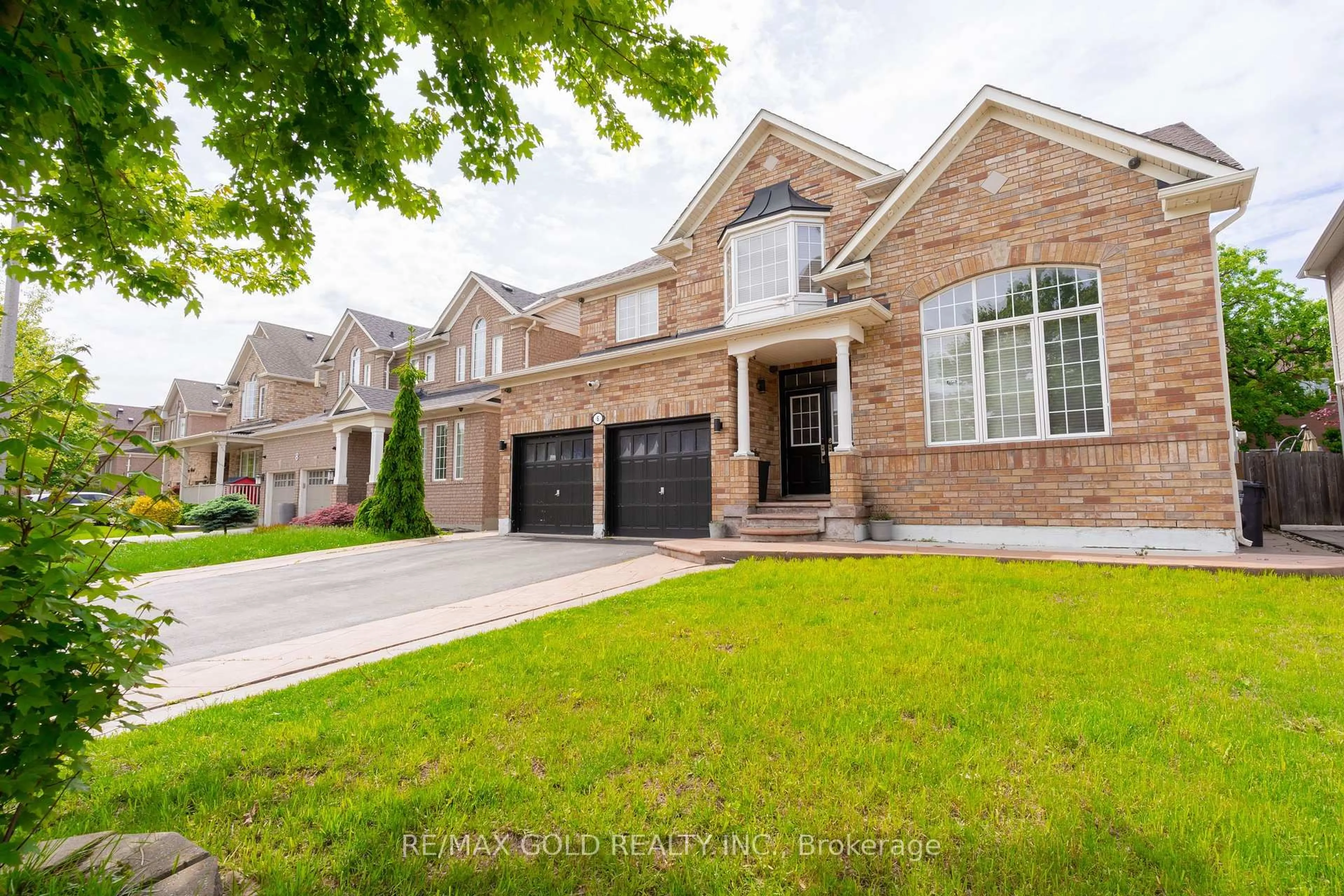 Home with brick exterior material, street for 6 Bettey Rd, Brampton Ontario L6P 1S9