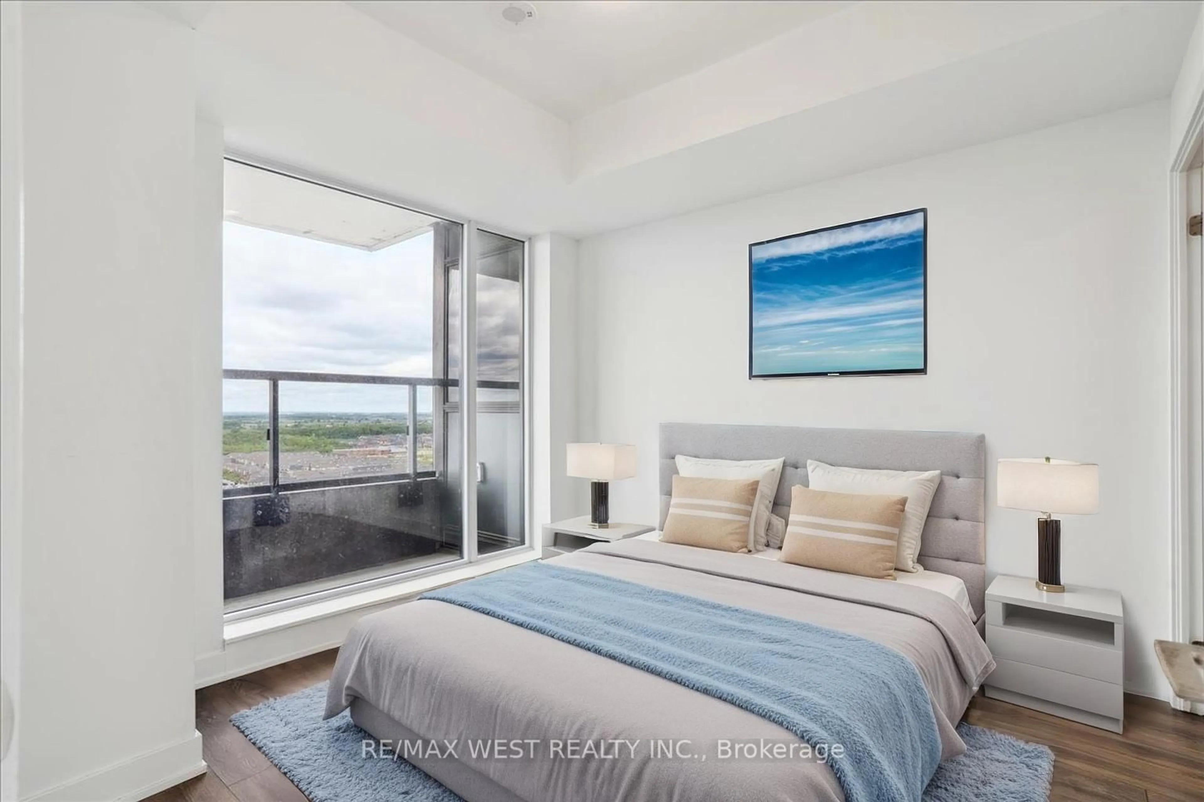 Bedroom with bed, unknown for 297 Oak Walk Dr #2406, Oakville Ontario L6H 3R6