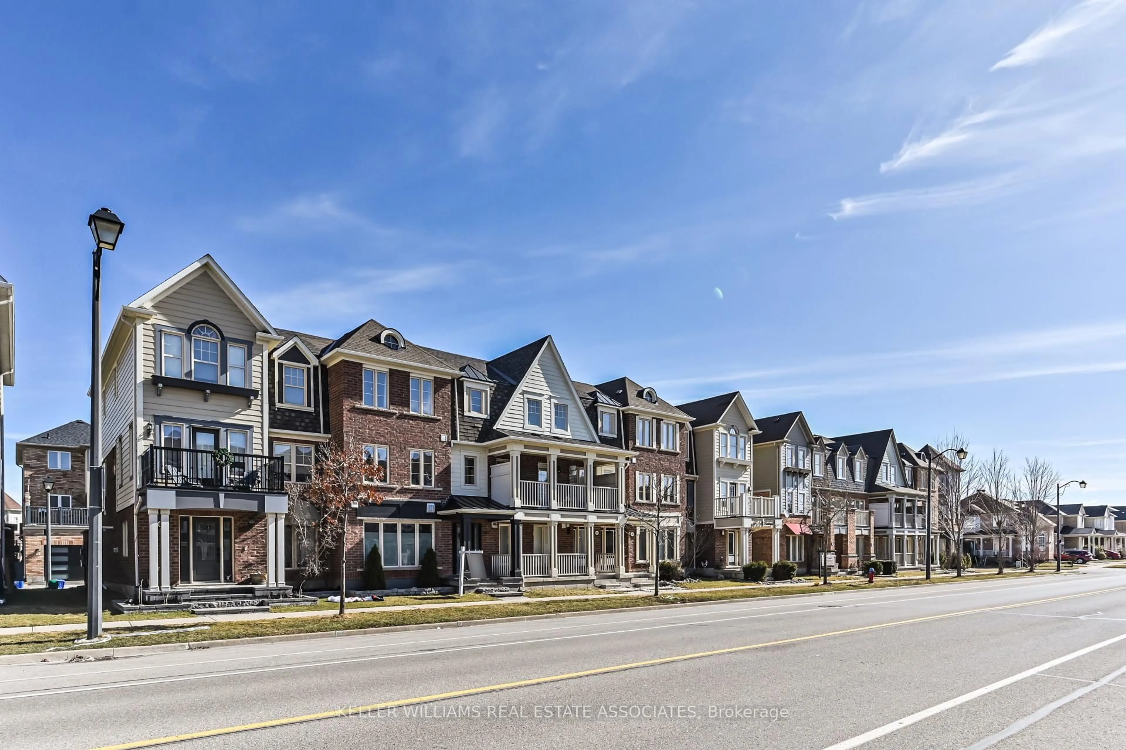 Unknown for 647 Scott Blvd, Milton Ontario L9T 0P2