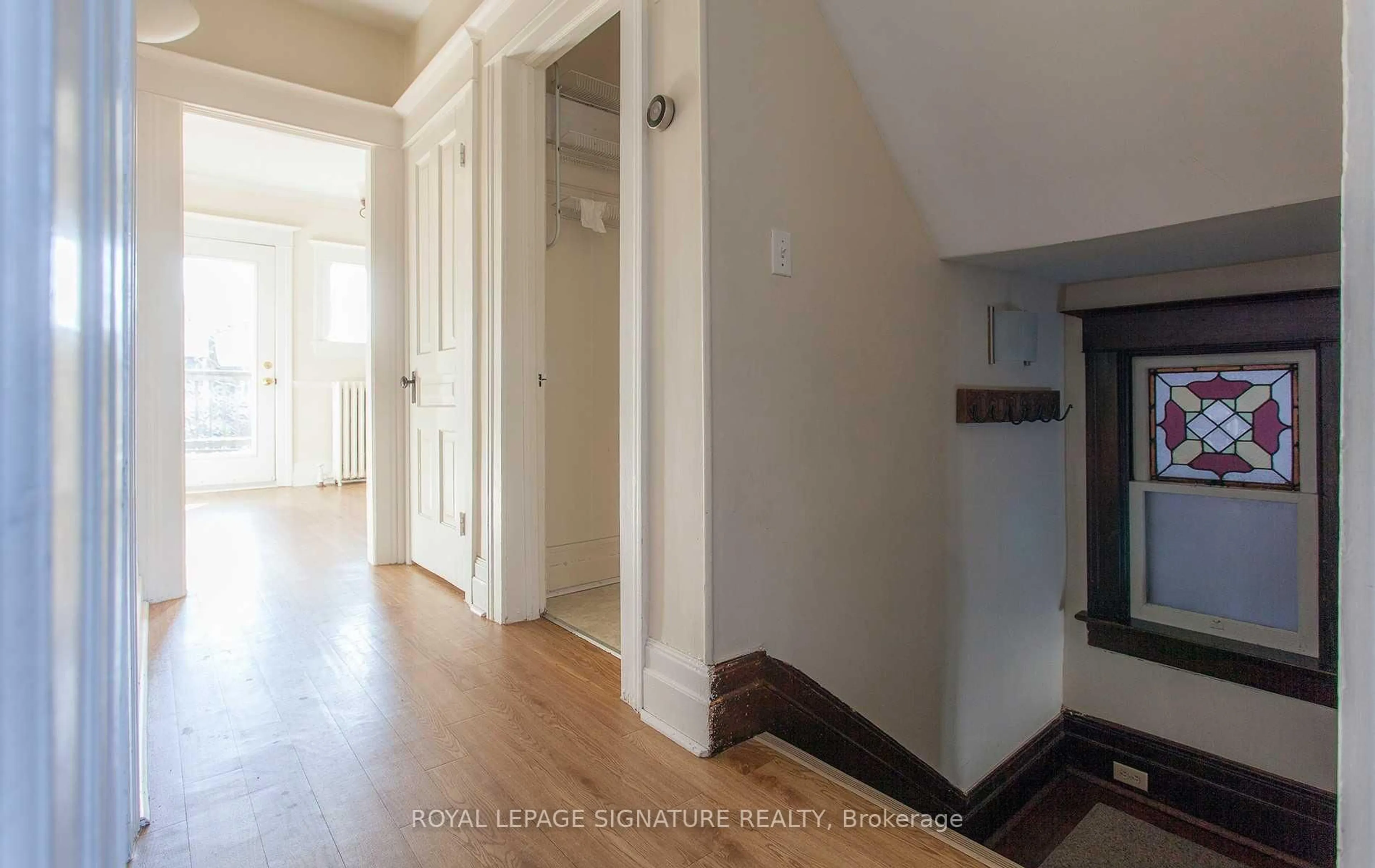 Indoor entryway for 15 Constance St, Toronto Ontario M6R 1S3
