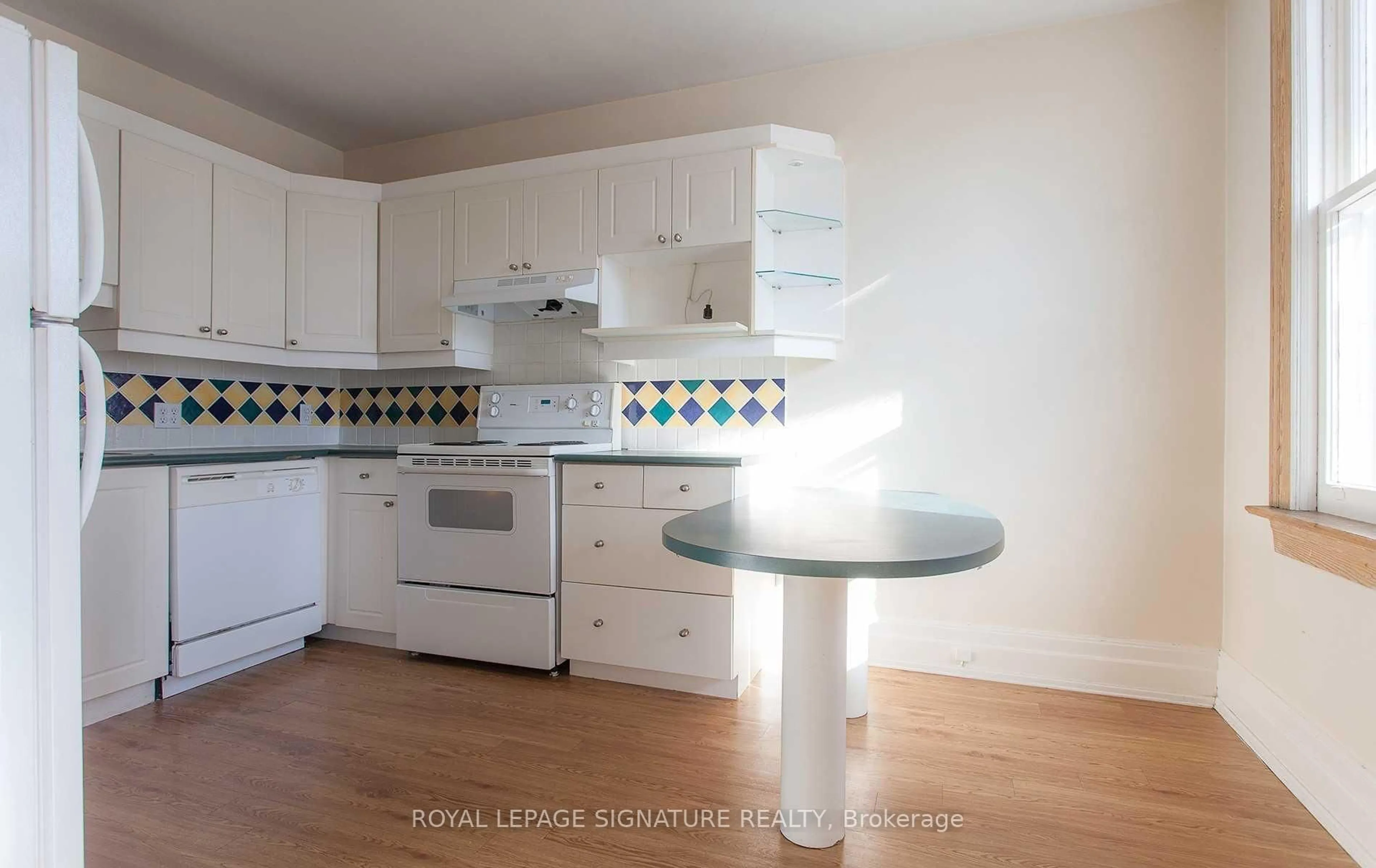 Standard kitchen, unknown for 15 Constance St, Toronto Ontario M6R 1S3