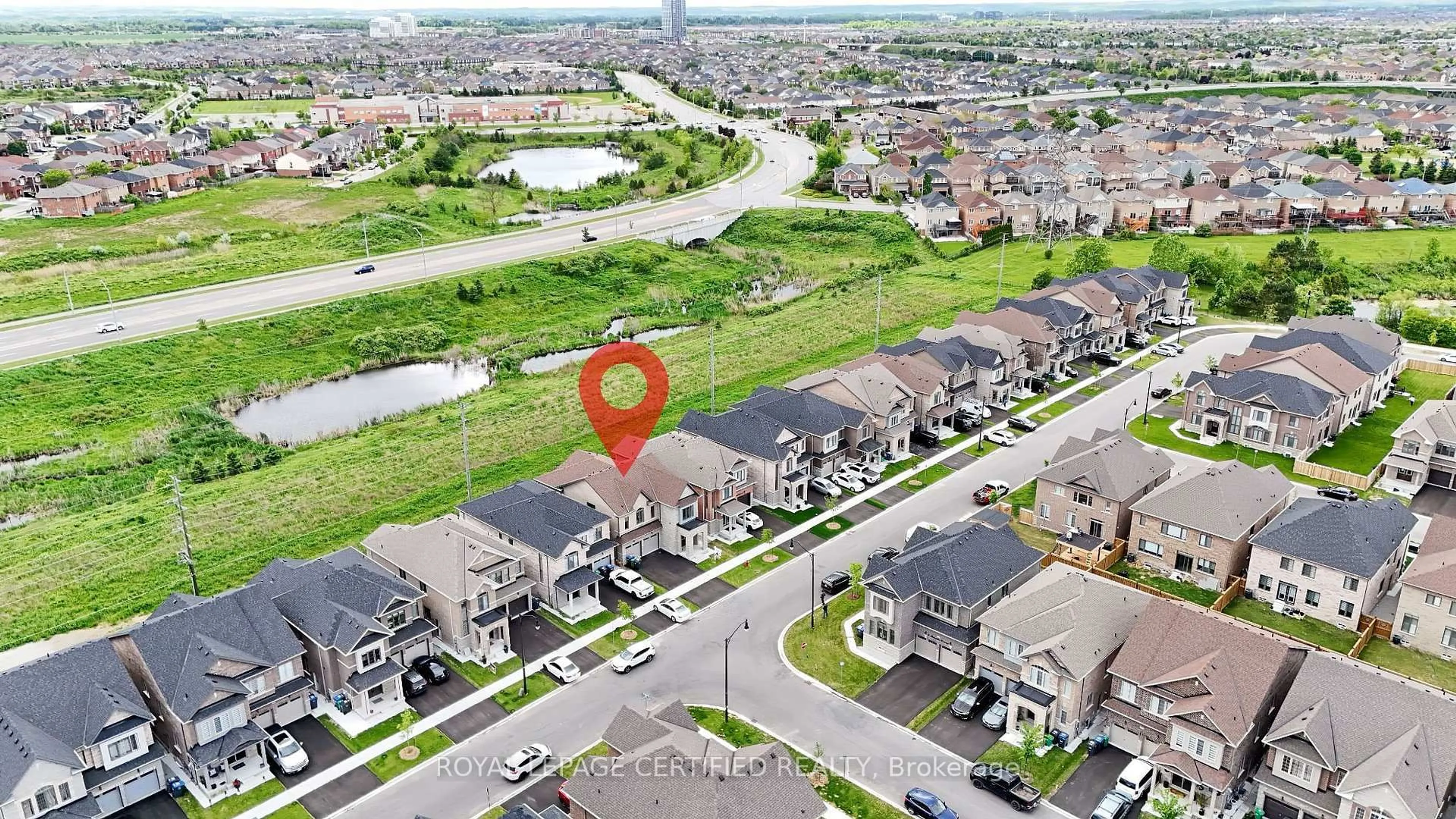 A pic from outside/outdoor area/front of a property/back of a property/a pic from drone, street for 14 Bavenden Cres, Brampton Ontario L6X 0K7