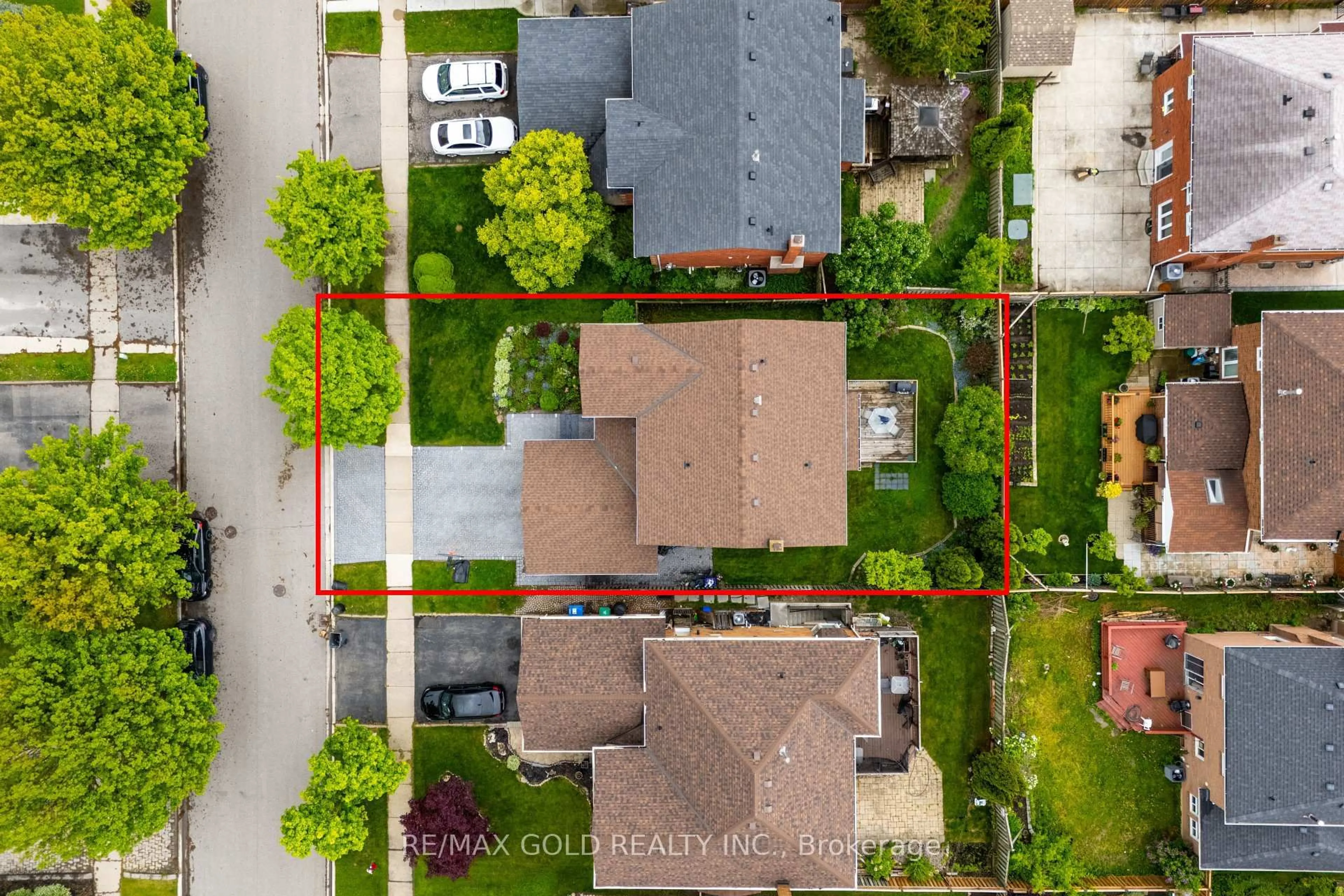 A pic from outside/outdoor area/front of a property/back of a property/a pic from drone, street for 58 Hall Cres, Brampton Ontario L6X 3J5