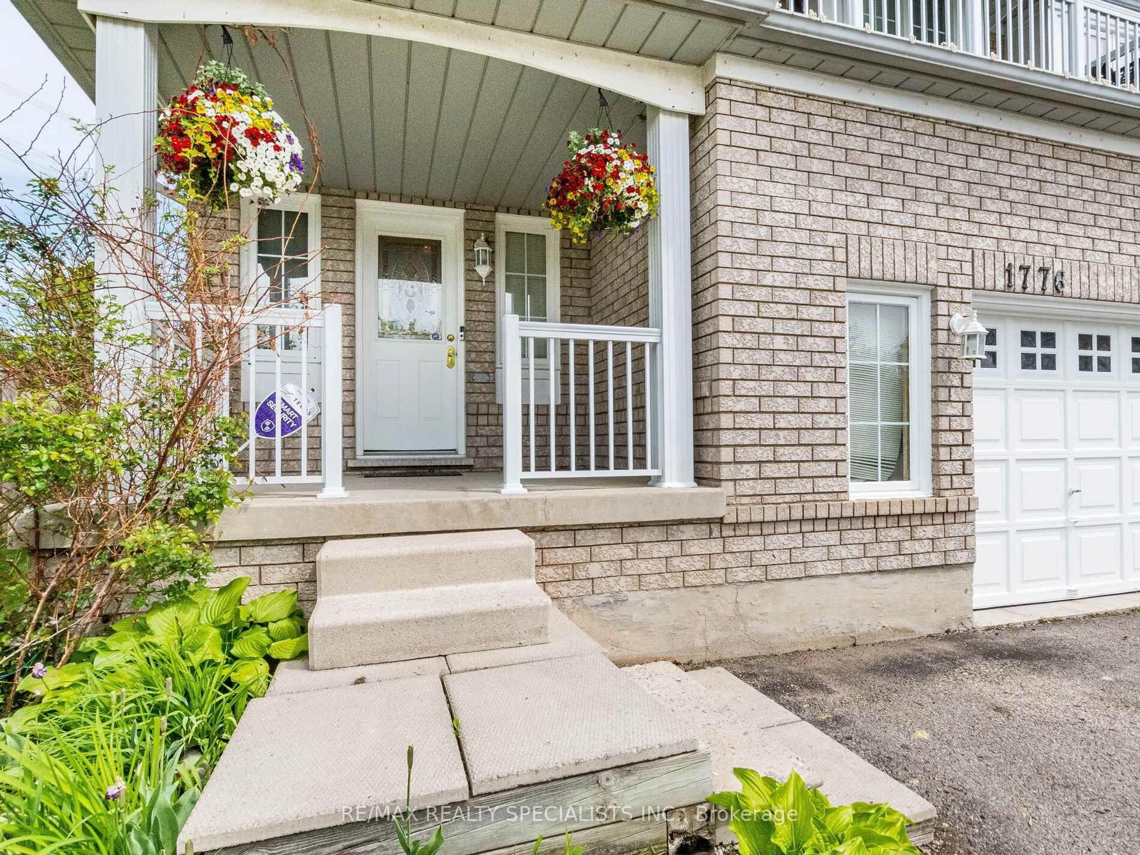 Indoor entryway for 1776 Samuelson Circ, Mississauga Ontario L5N 7Z5