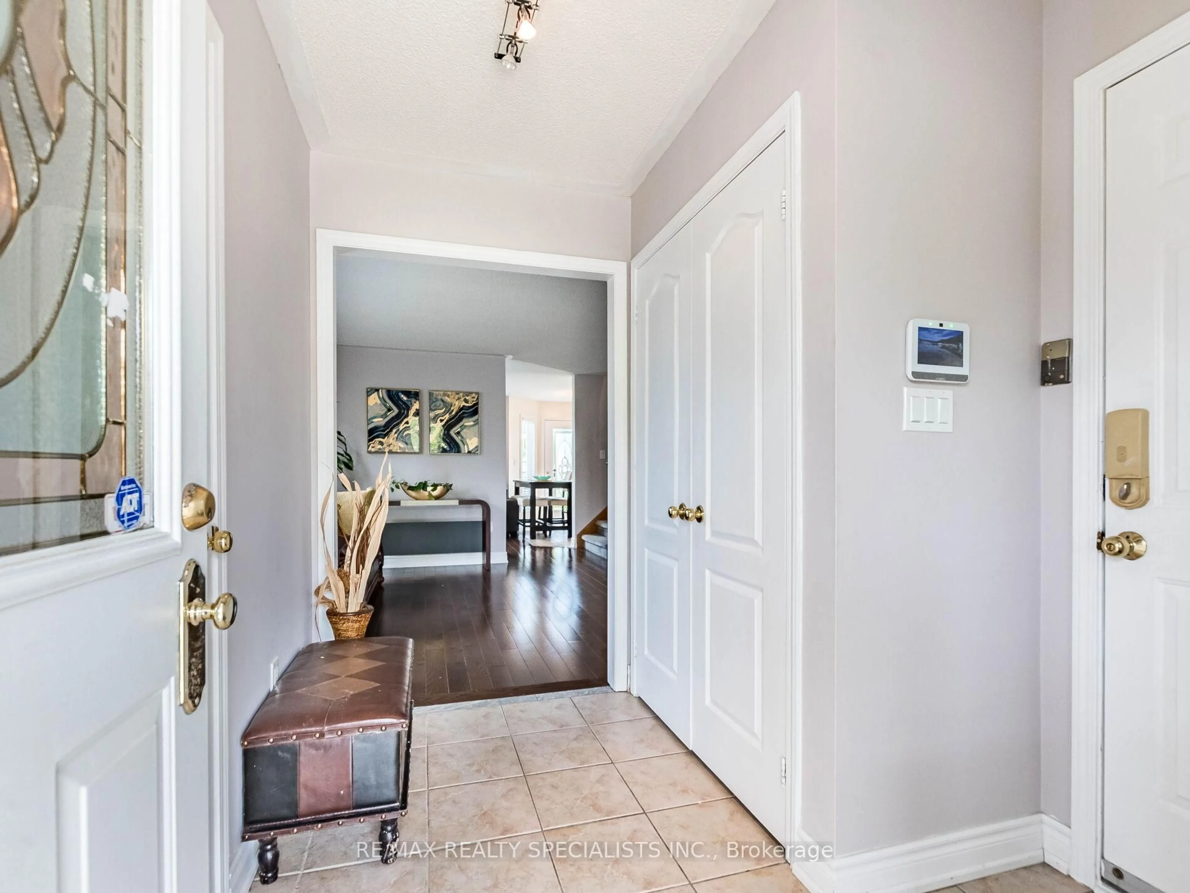 Indoor entryway for 1776 Samuelson Circ, Mississauga Ontario L5N 7Z5