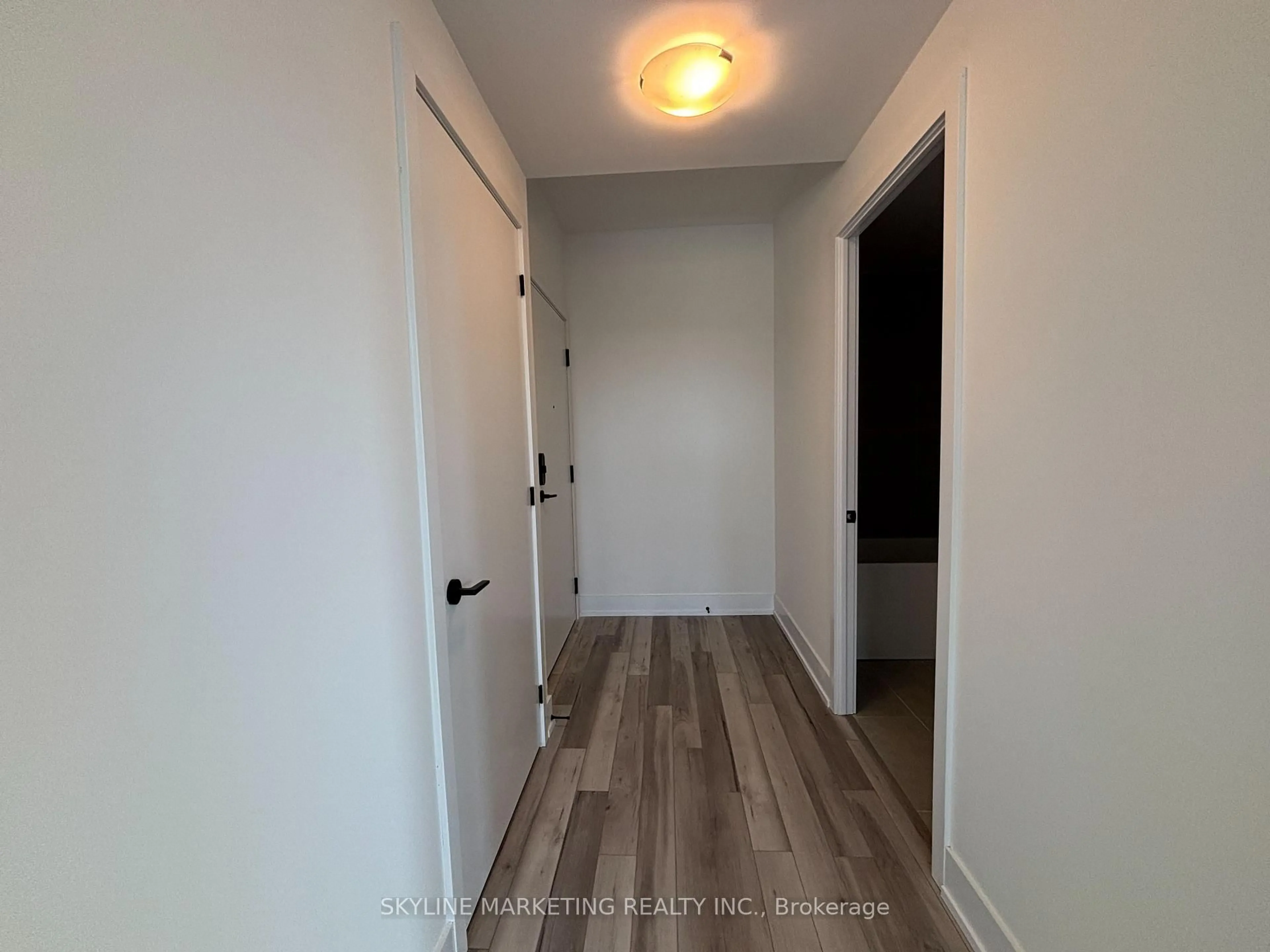 Indoor entryway for 2450 Old Bronte Rd #345, Oakville Ontario L6M 5P6