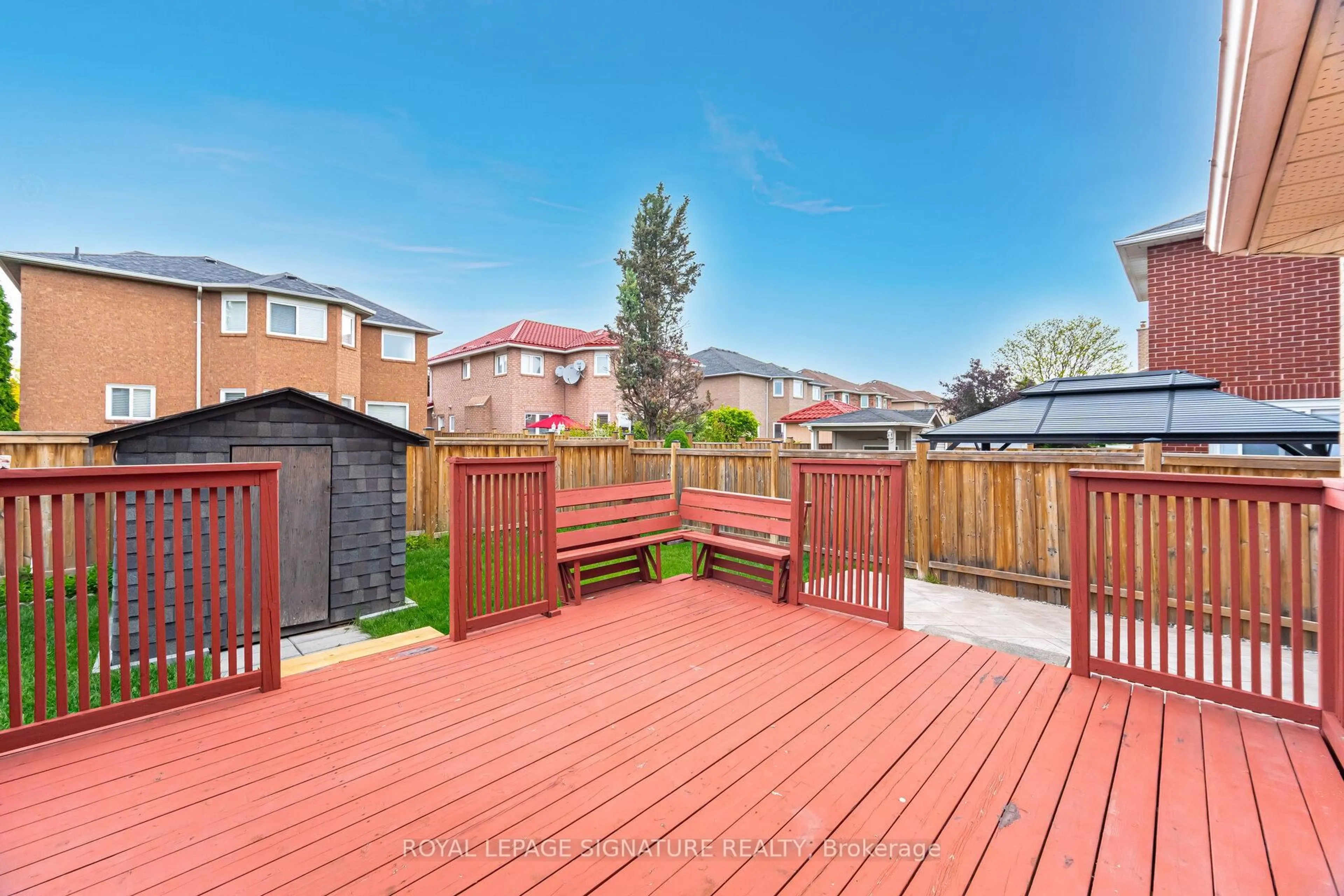 Patio, street for 629 Amesbury Ave, Mississauga Ontario L5R 3J1