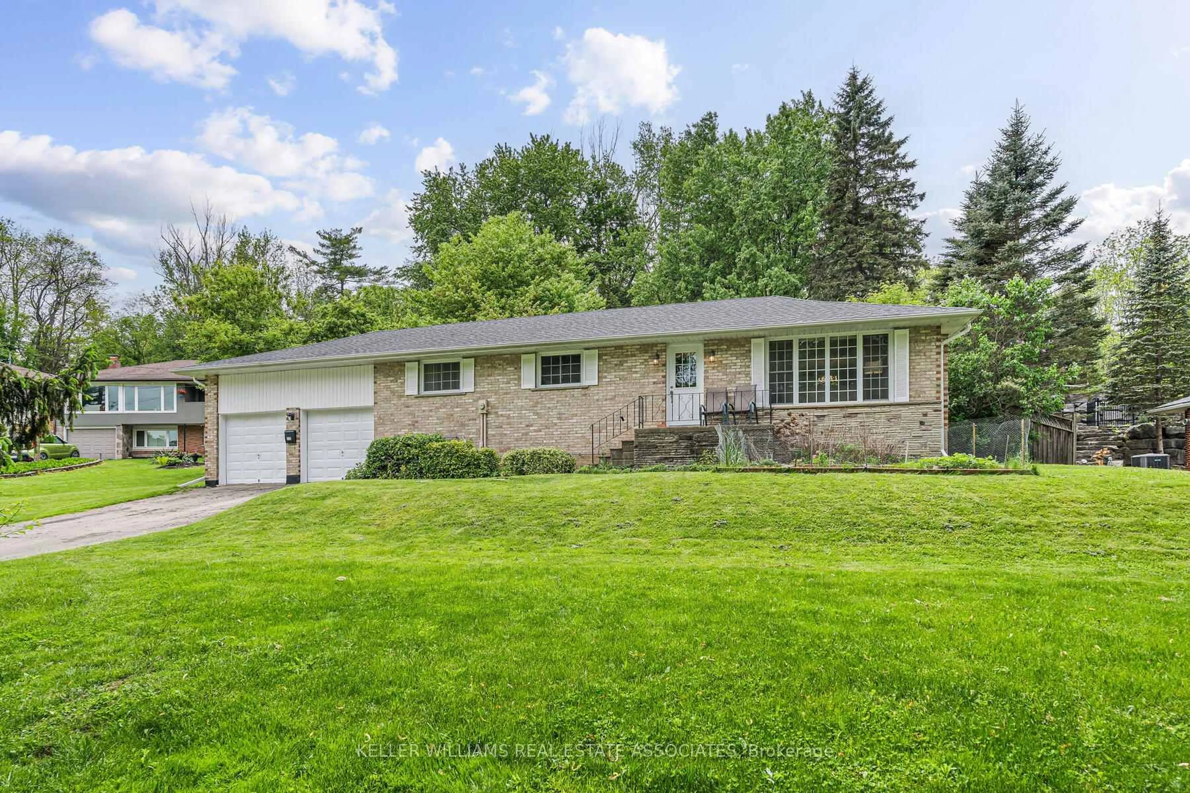 Home with vinyl exterior material, street for 112 Park St, Halton Hills Ontario L7G 2V4