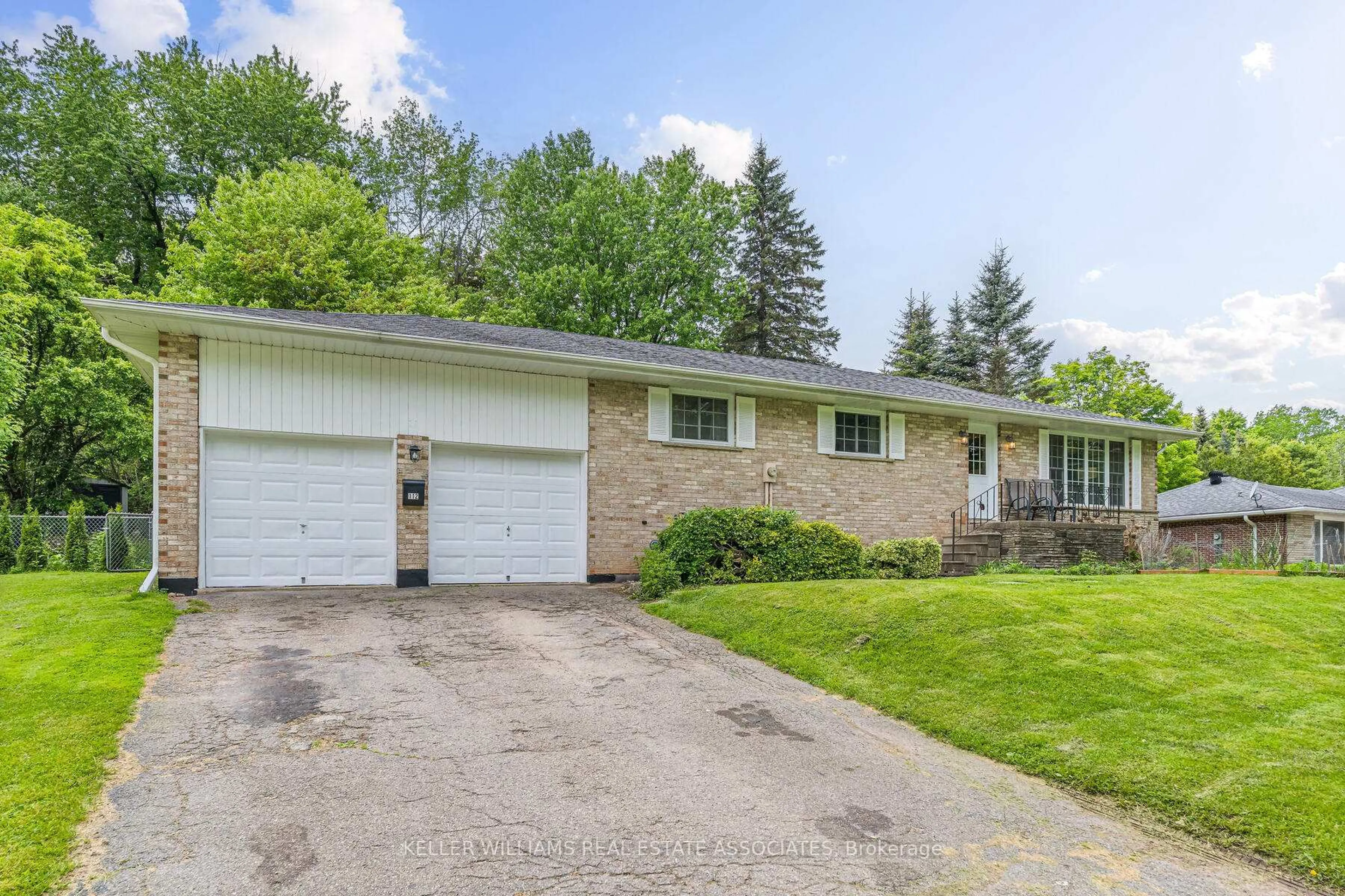Unknown for 112 Park St, Halton Hills Ontario L7G 2V4