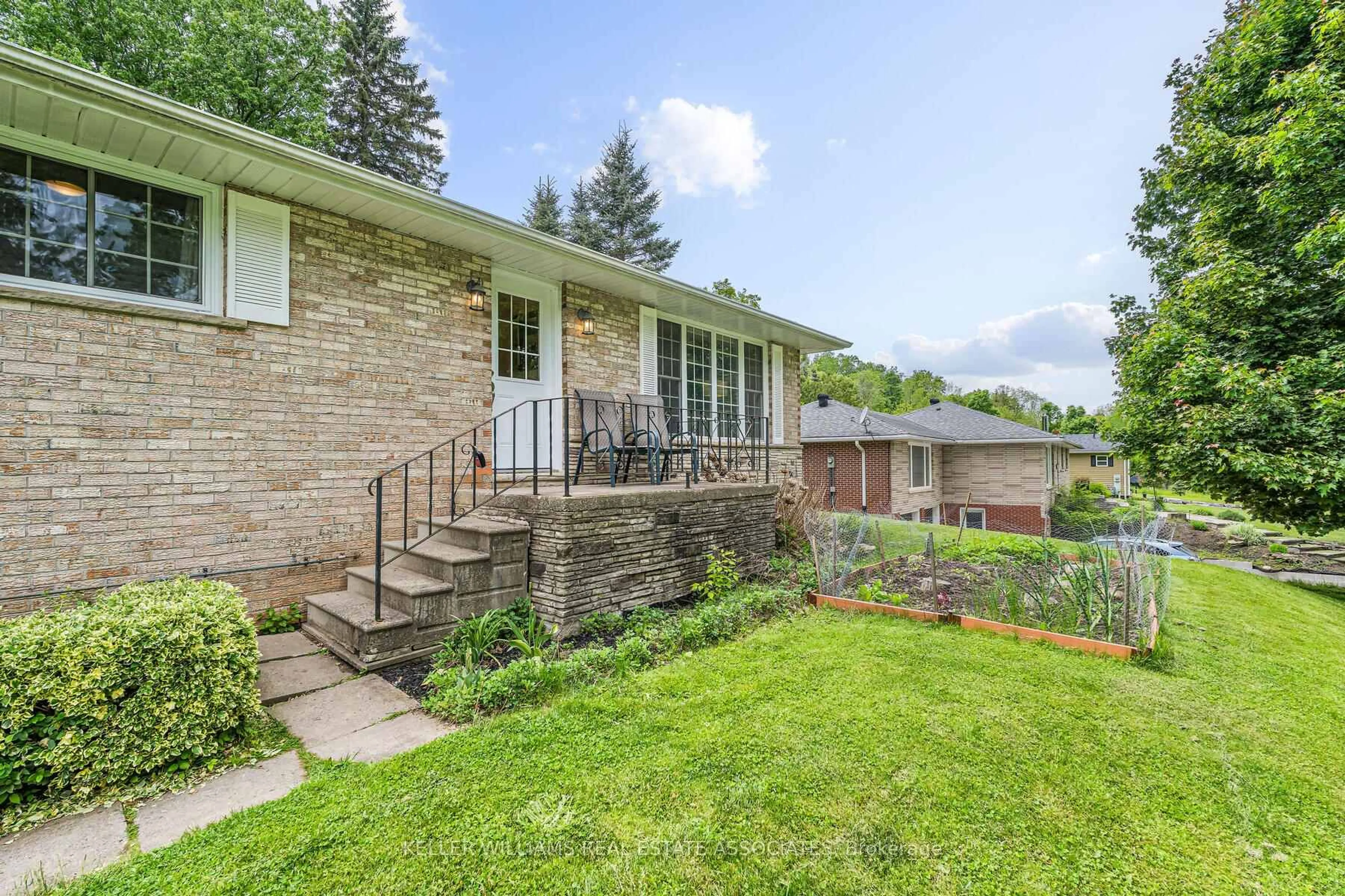 Home with brick exterior material, unknown for 112 Park St, Halton Hills Ontario L7G 2V4