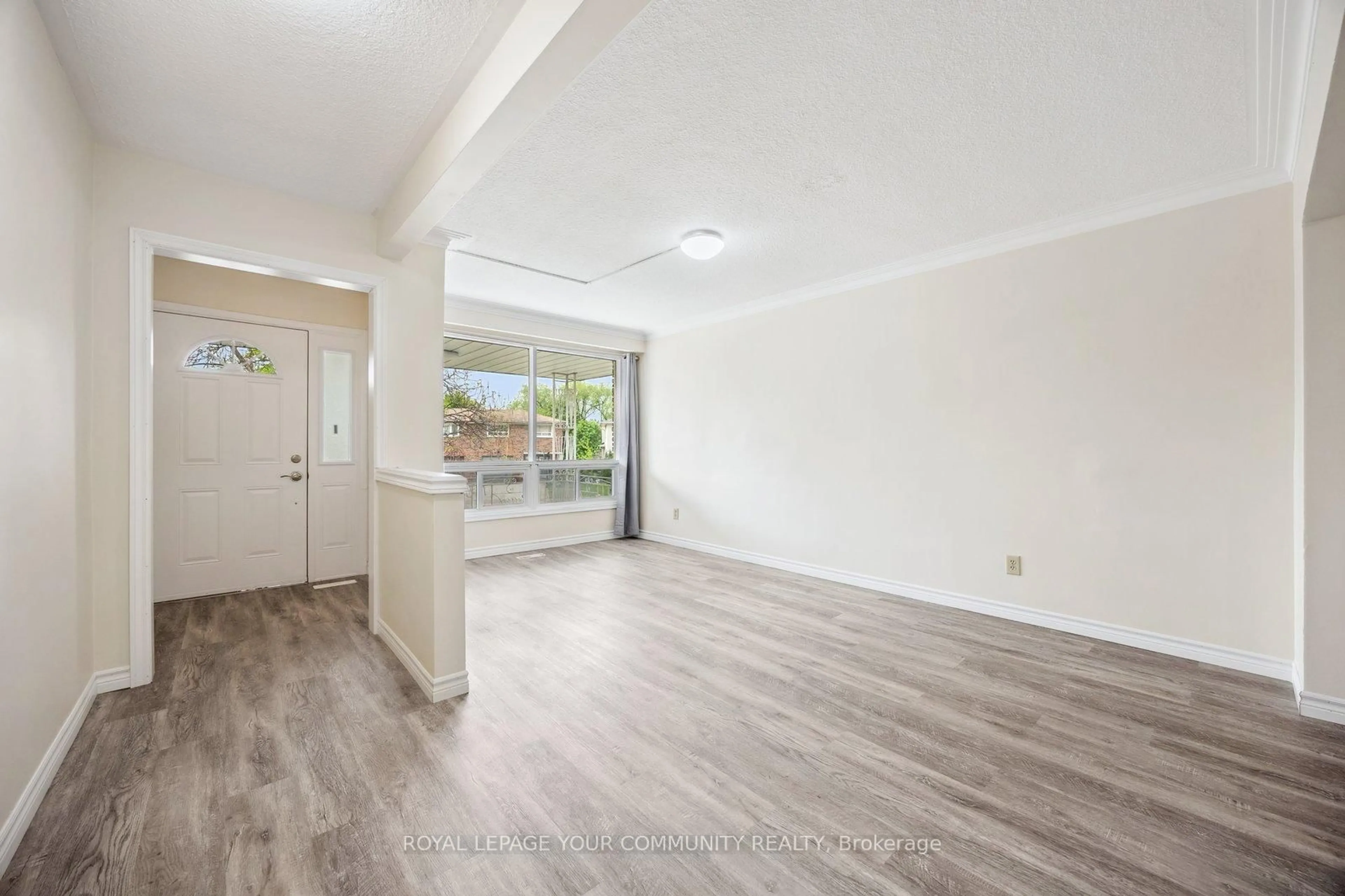 A pic of a room for 5 Annabelle Dr, Toronto Ontario M9V 3B5