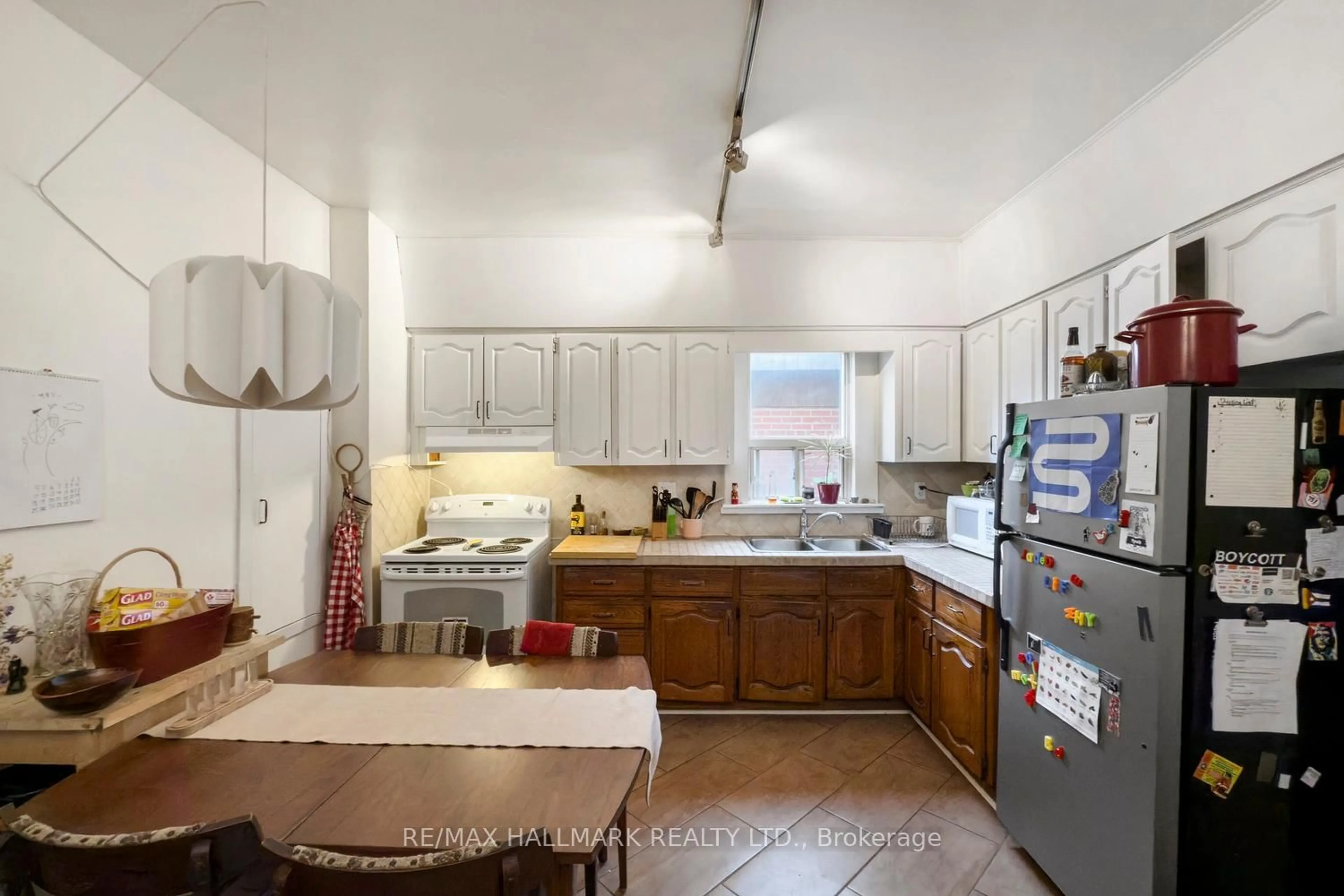 Standard kitchen, unknown for 50 Sellers Ave, Toronto Ontario M6E 3T6