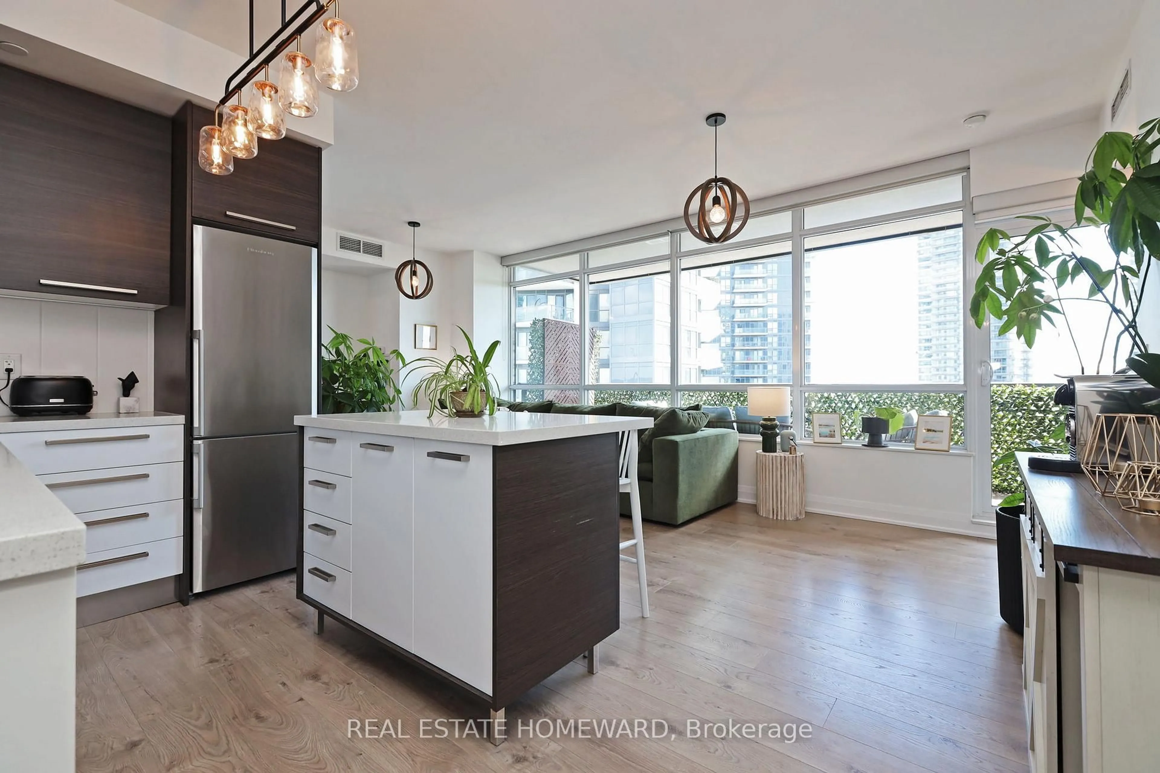 Open concept kitchen, unknown for 36 Park Lawn Rd #810, Toronto Ontario M8V 0E5
