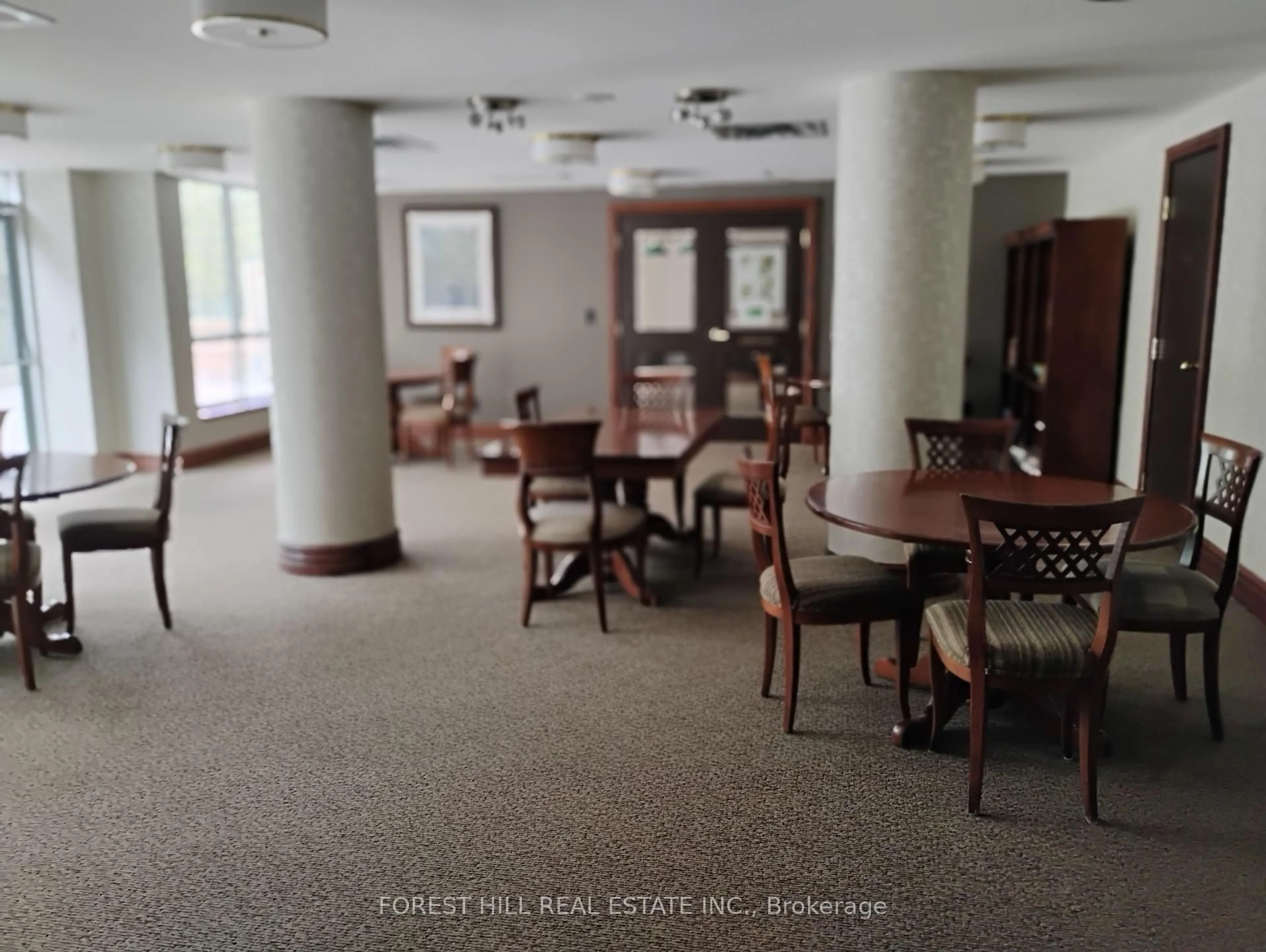 Unknown for 2585 Erin Centre Blvd #411, Mississauga Ontario L5M 6Z8
