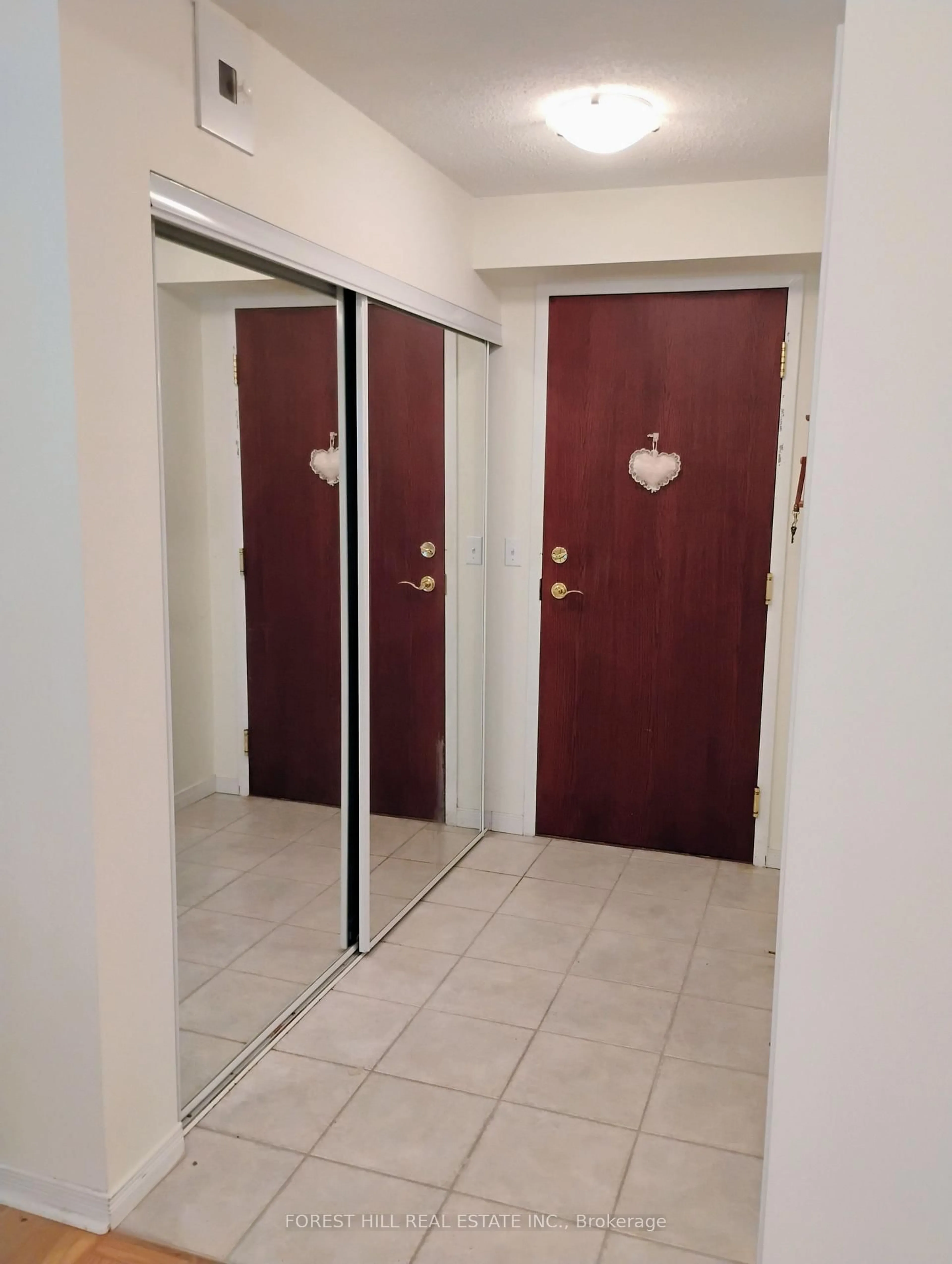 Unknown for 2585 Erin Centre Blvd #411, Mississauga Ontario L5M 6Z8
