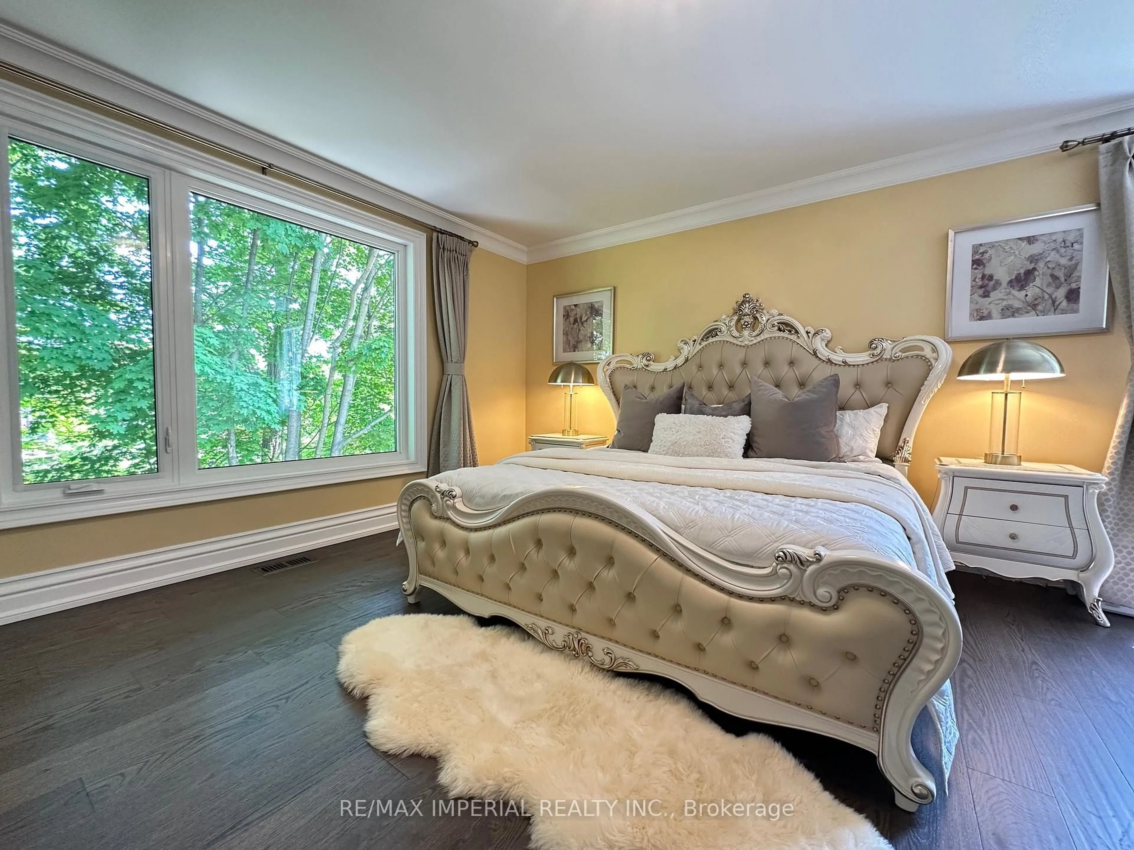 Bedroom with bed, unknown for 1033 Wenleigh Crt, Mississauga Ontario L5H 1M7