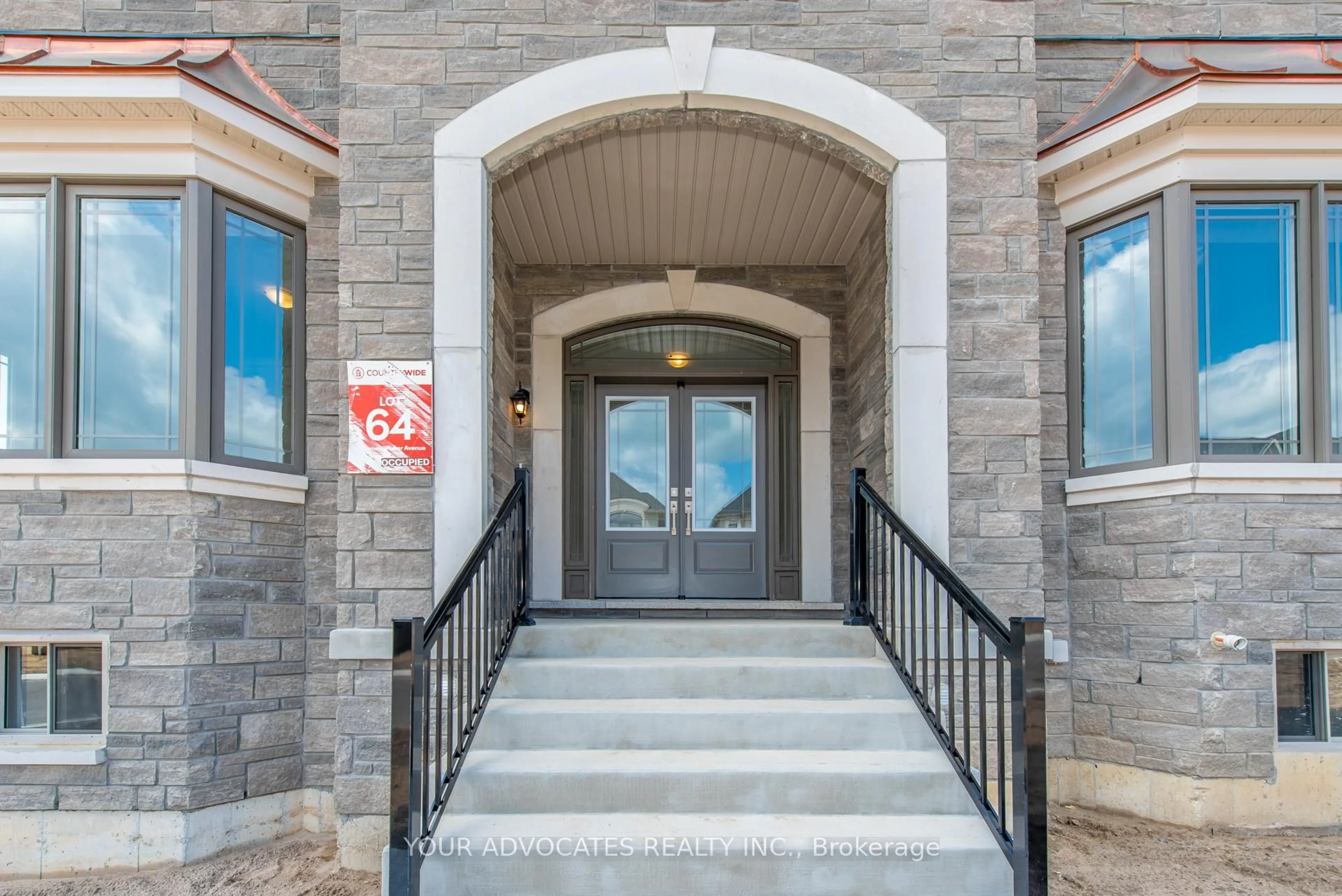 Indoor foyer for 117 James Walker Ave, Caledon Ontario L7C 4N1