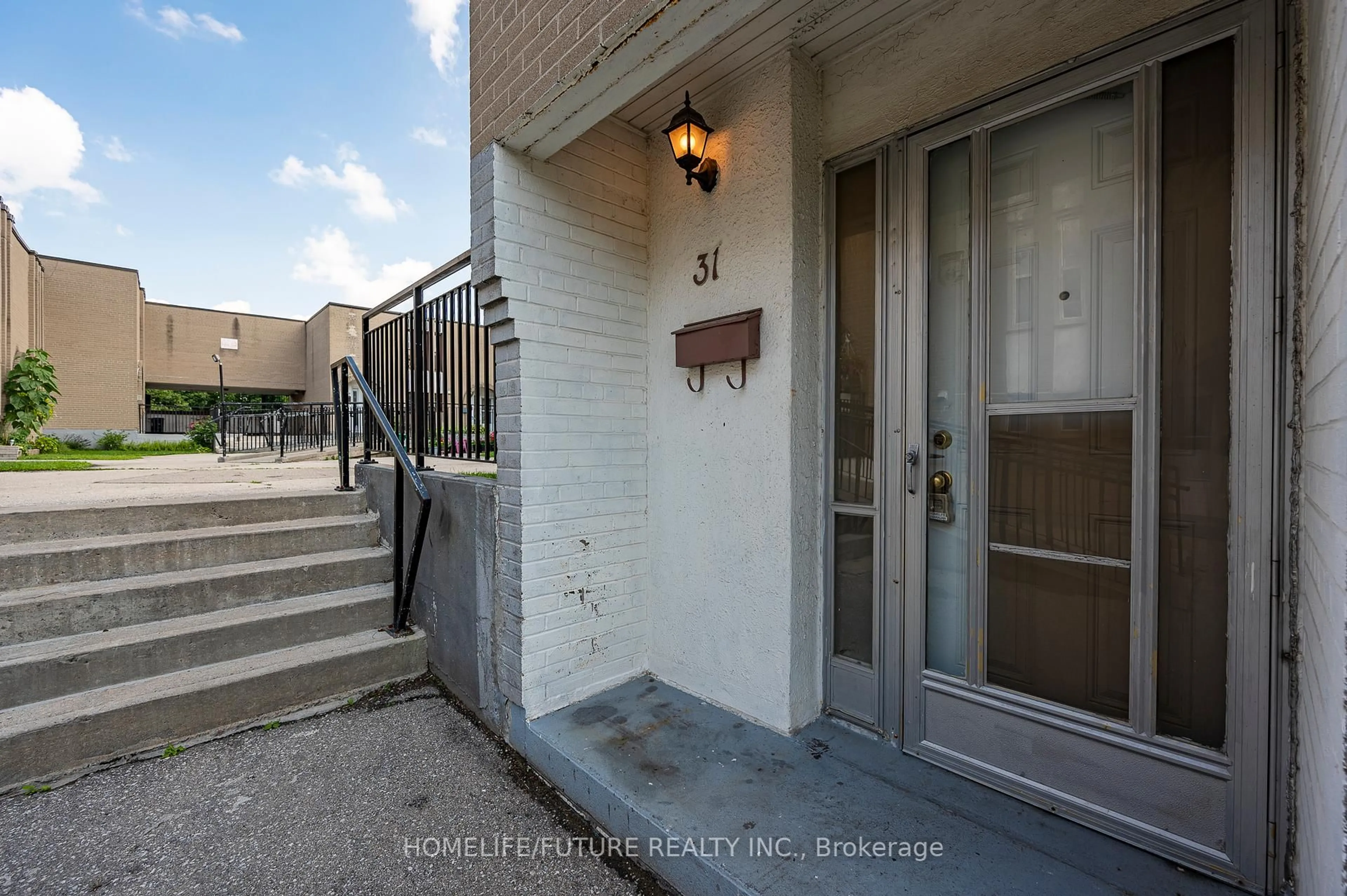 Unknown for 21 London Green Crt #31, Toronto Ontario M3N 1K3