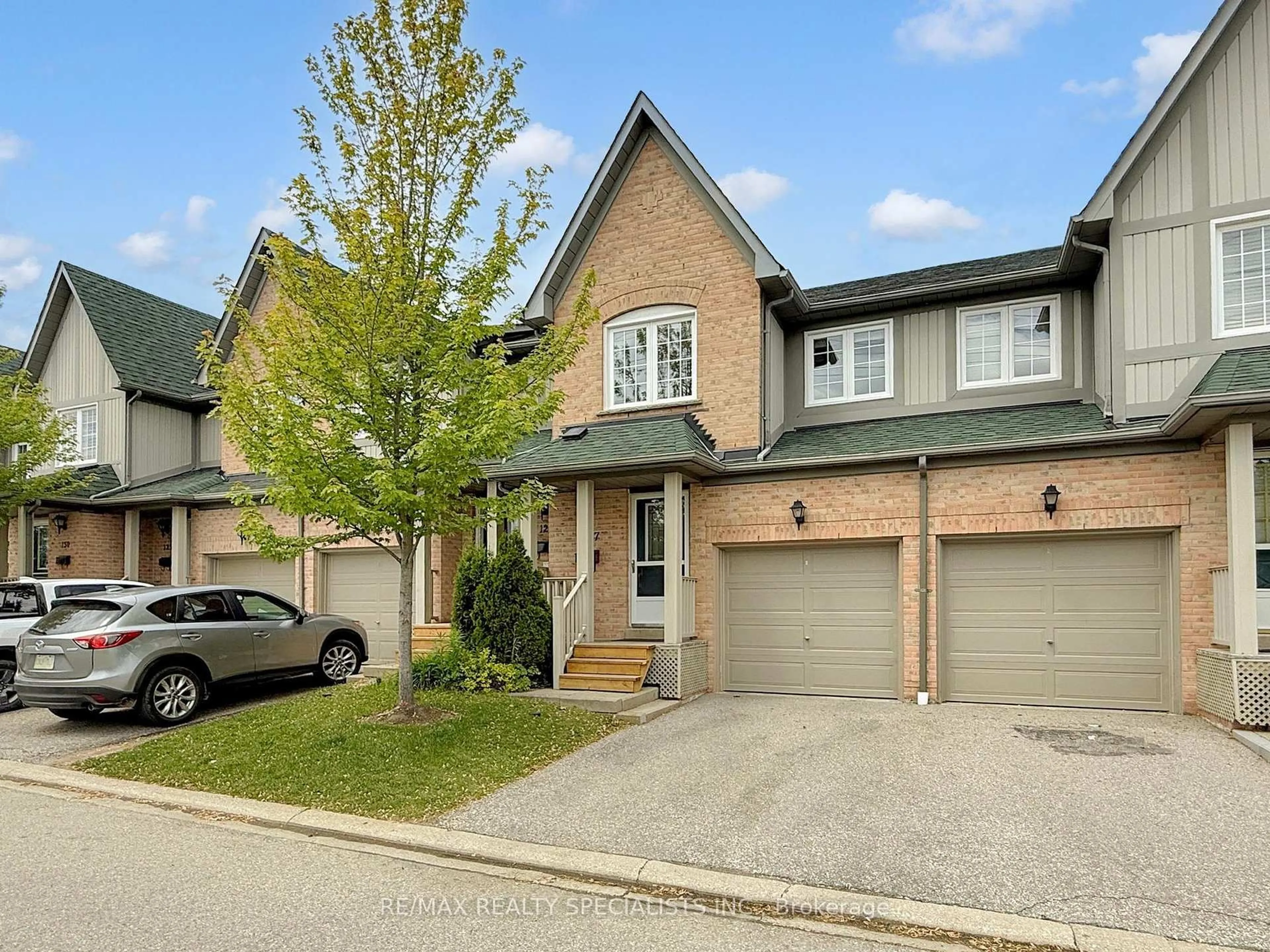 Home with brick exterior material, street for 2945 Thomas St #127, Mississauga Ontario L5M 6C1