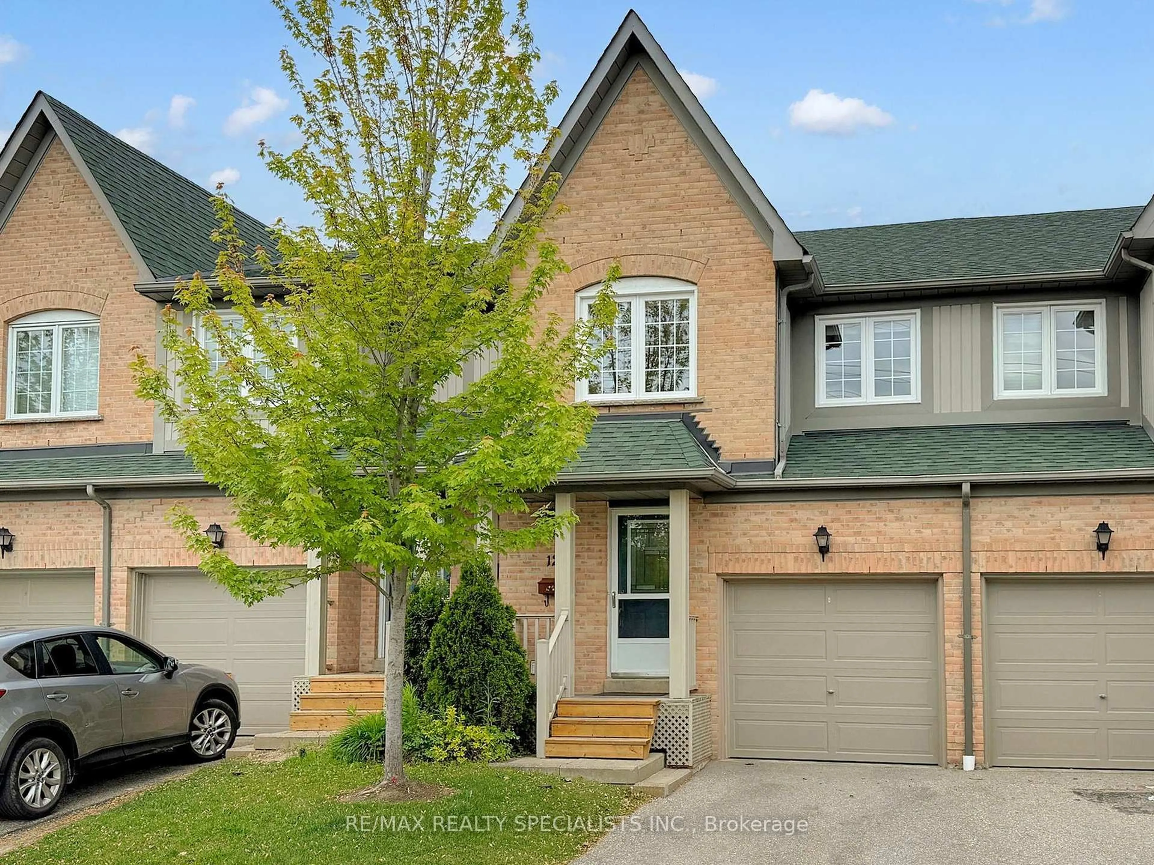 Home with brick exterior material, street for 2945 Thomas St #127, Mississauga Ontario L5M 6C1
