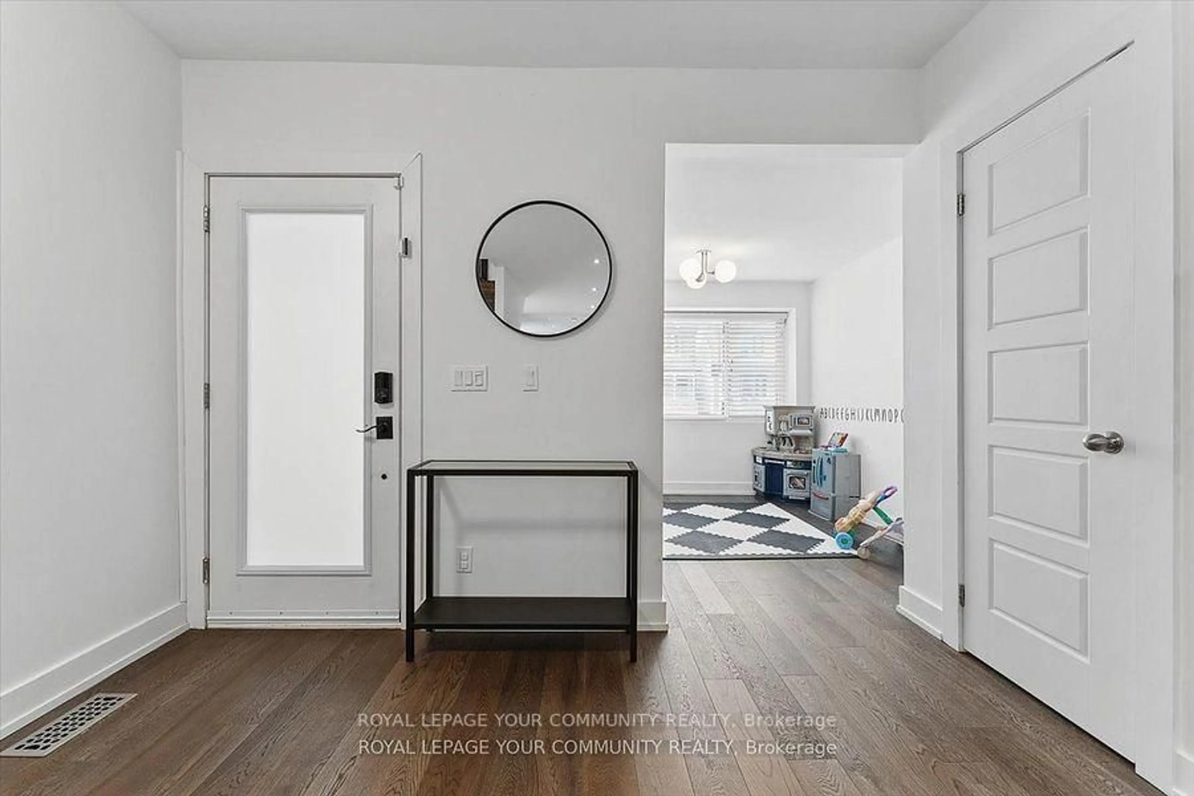 Indoor entryway for 99 Nairn Ave, Toronto Ontario M6E 4G9