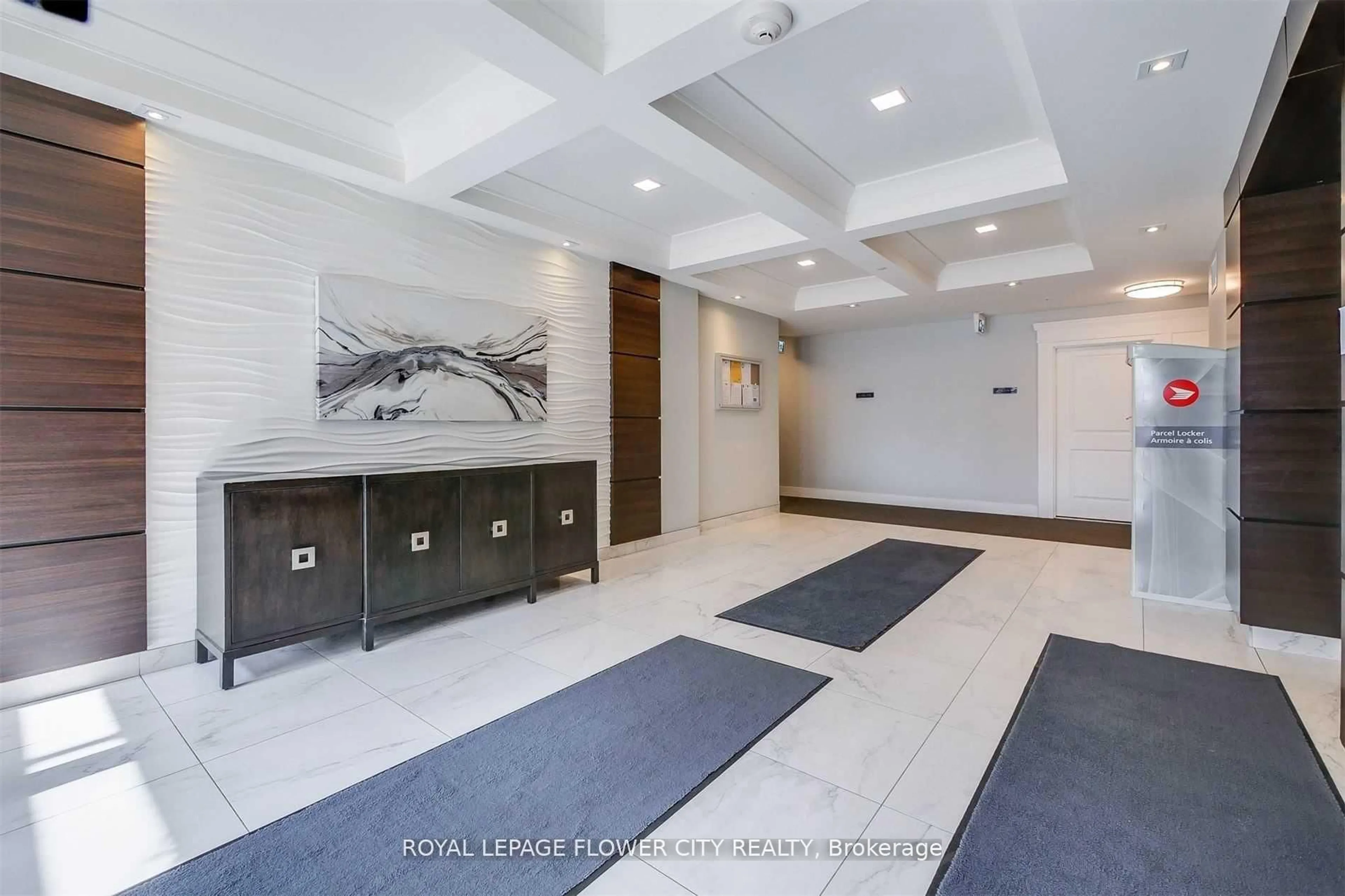 Indoor foyer for 630 Sauve St #404, Milton Ontario L9T 9A6
