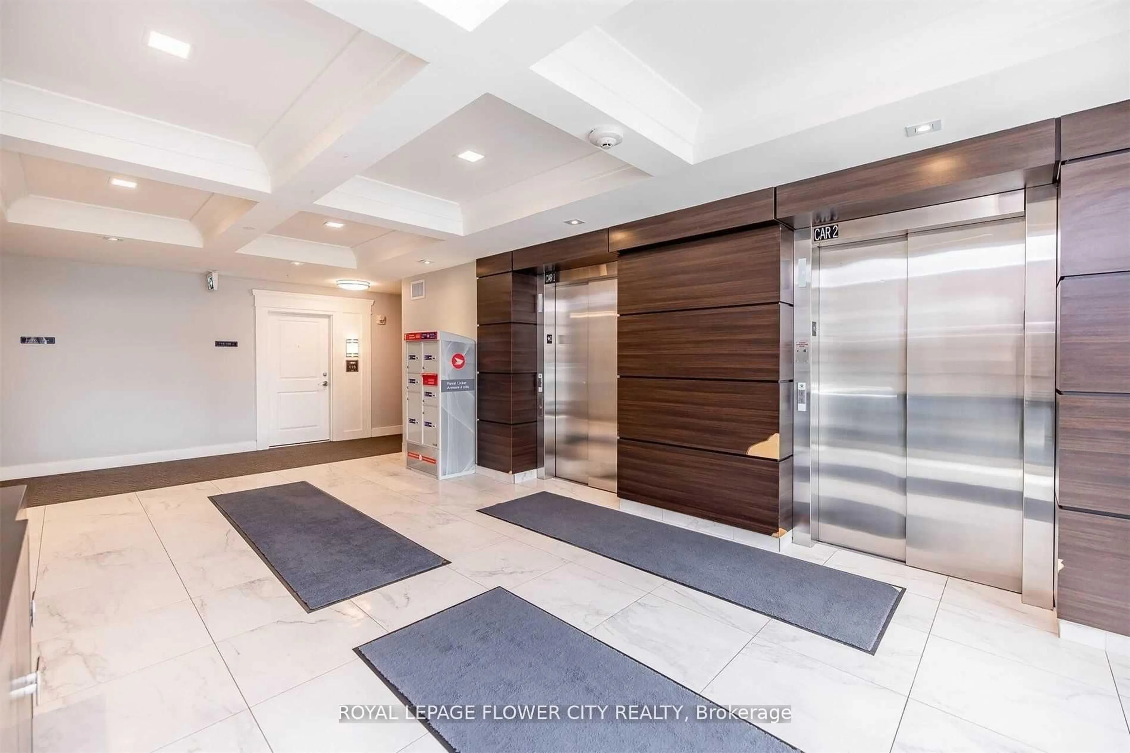 Indoor foyer for 630 Sauve St #404, Milton Ontario L9T 9A6