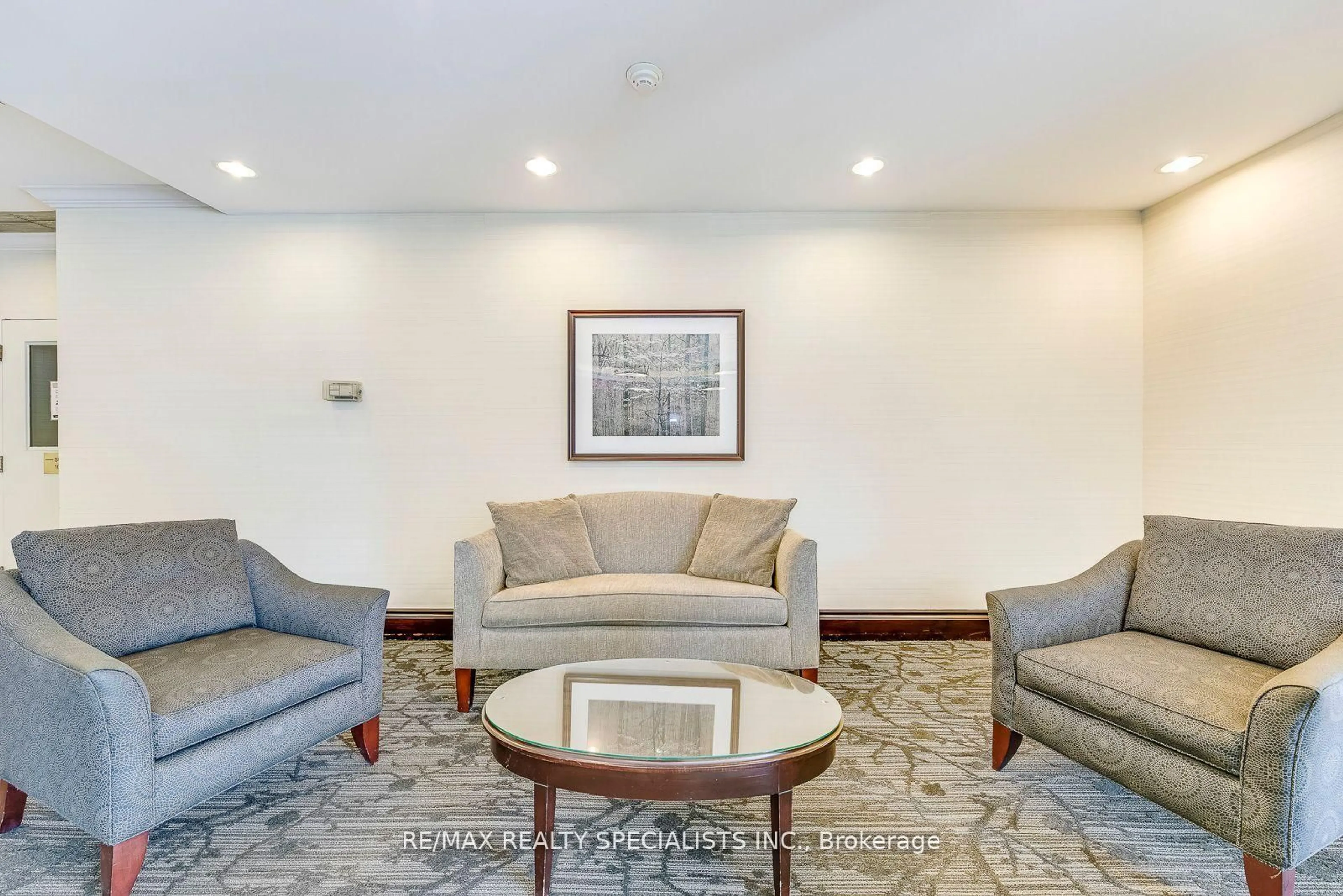 Lobby for 2155 Burnhamthorpe Rd #209, Mississauga Ontario L5L 5P4