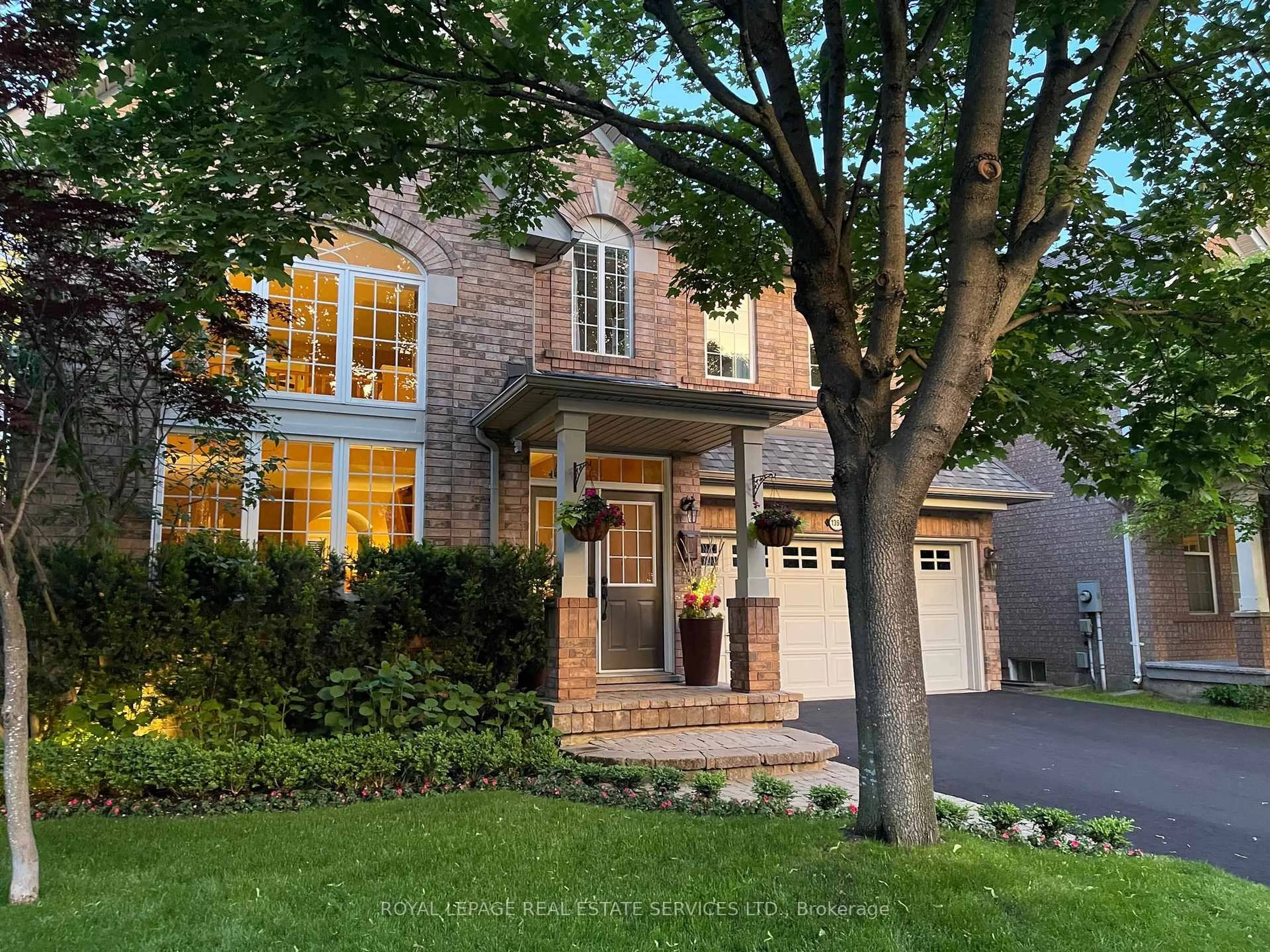 Home with brick exterior material, street for 1392 Pinecliff Rd, Oakville Ontario L6M 3Z1