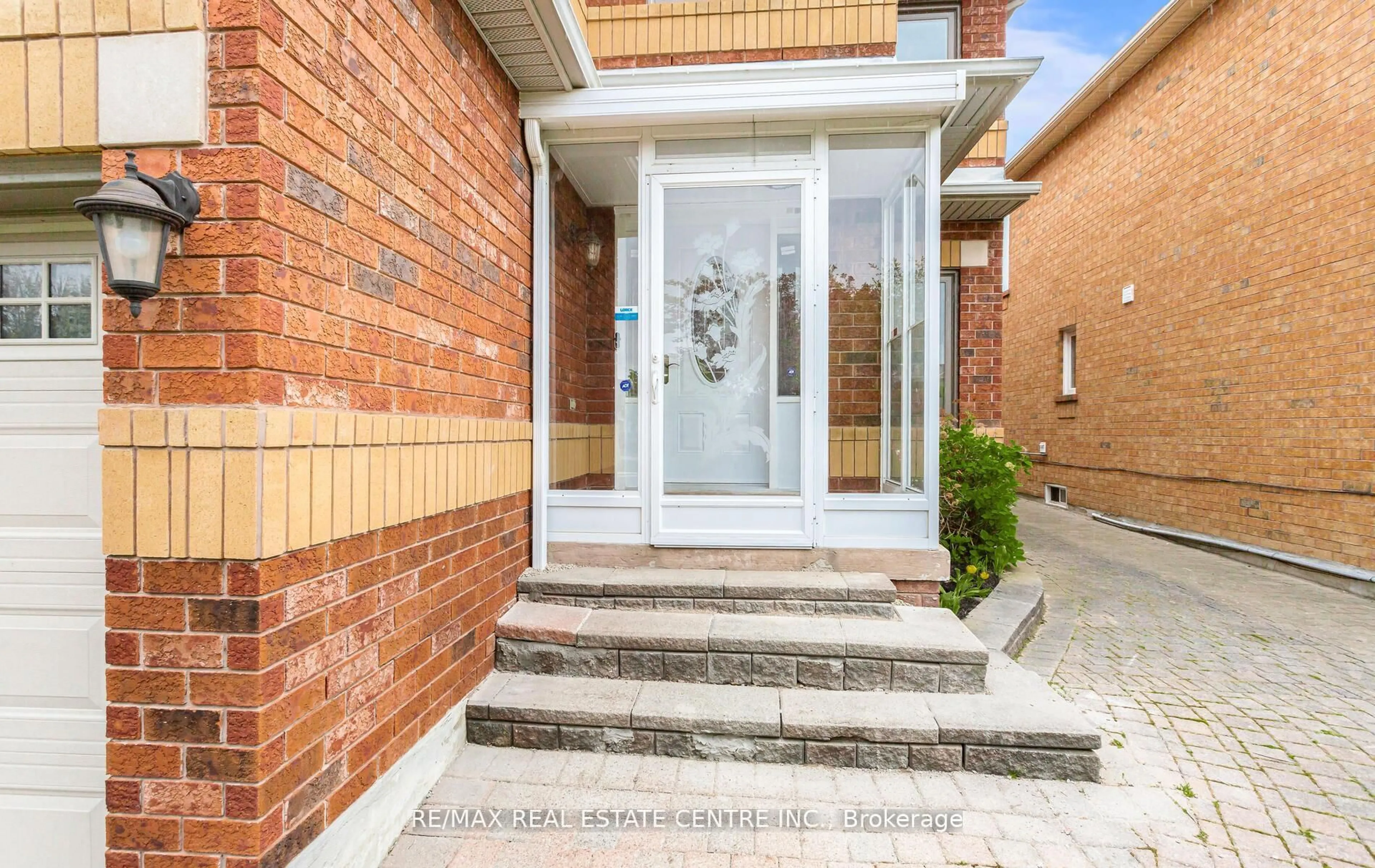 Unknown for 1731 Riverbrook Cres, Mississauga Ontario L5M 6A1