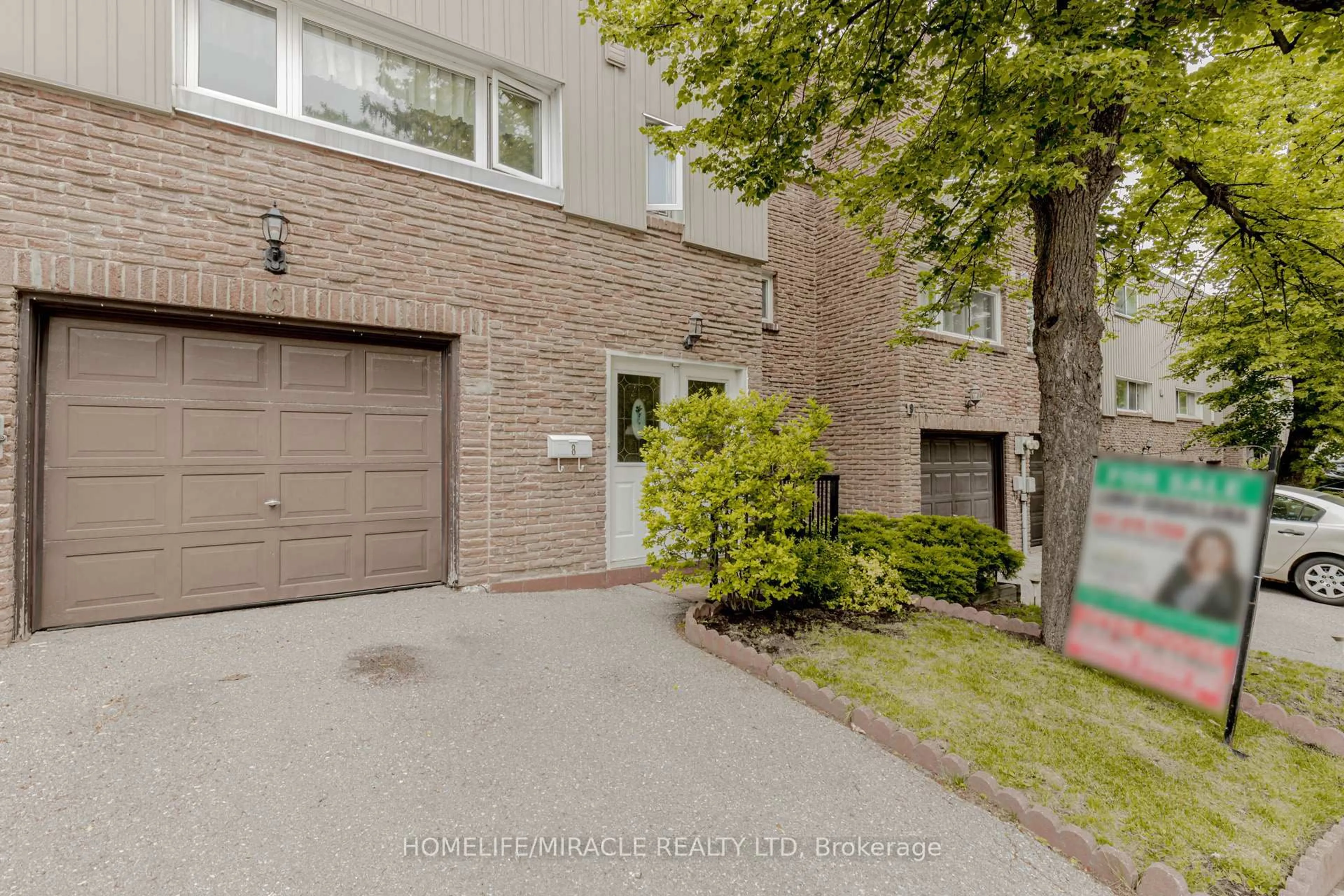 Unknown for 400 Bloor St #8, Mississauga Ontario L5A 3M8