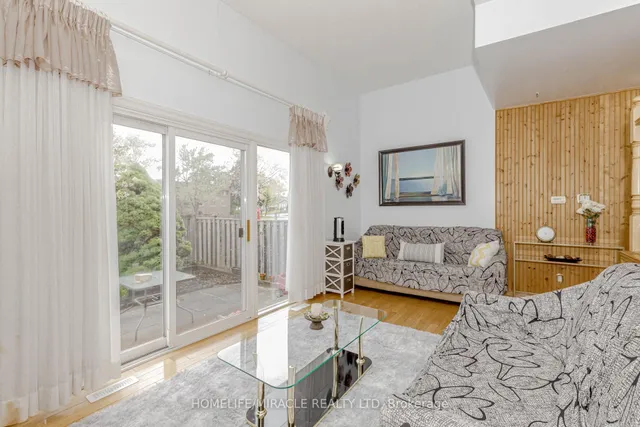 Additional property image - 400 Bloor St Unit 8