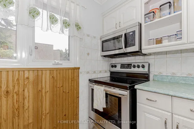 Additional property image - 400 Bloor St Unit 8