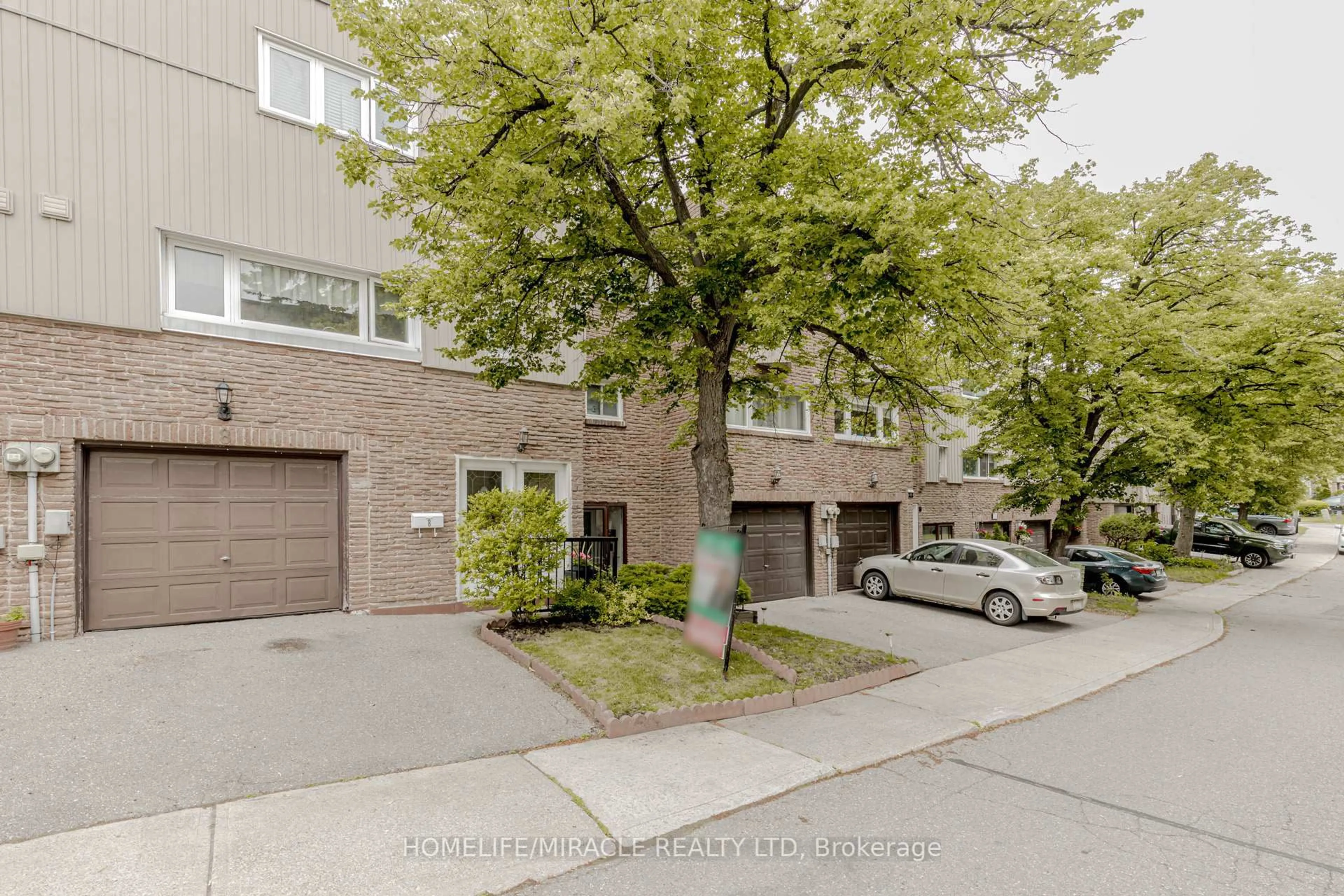 Unknown for 400 Bloor St #8, Mississauga Ontario L5A 3M8