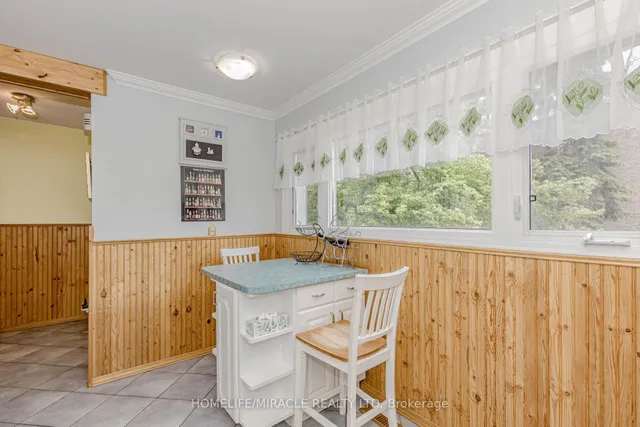 Additional property image - 400 Bloor St Unit 8