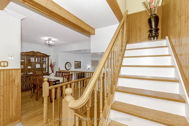 Additional property image - 400 Bloor St Unit 8