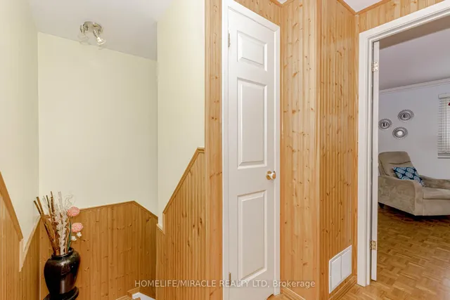 Additional property image - 400 Bloor St Unit 8