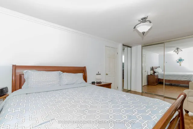 Additional property image - 400 Bloor St Unit 8