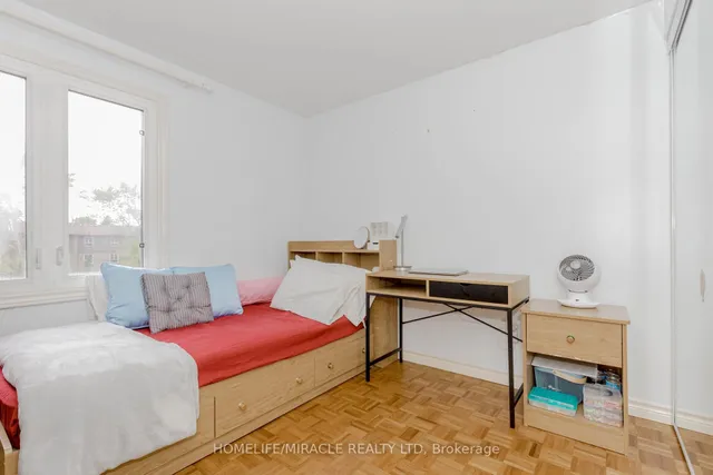Additional property image - 400 Bloor St Unit 8