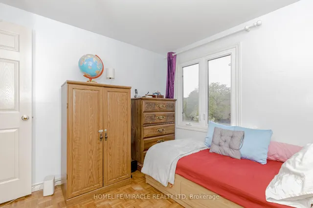Additional property image - 400 Bloor St Unit 8
