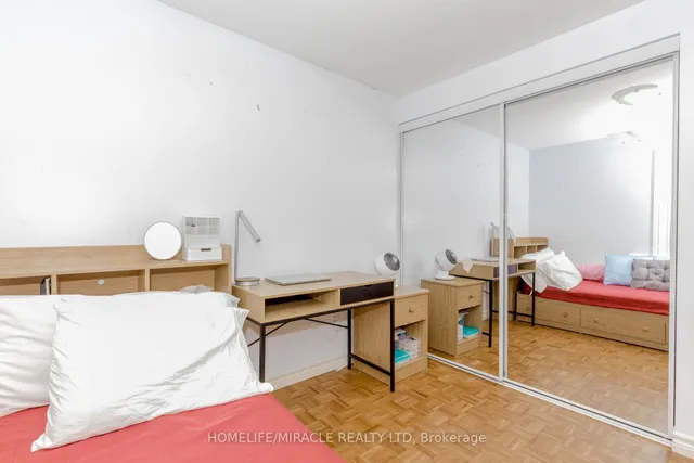 Additional property image - 400 Bloor St Unit 8