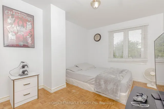 Additional property image - 400 Bloor St Unit 8