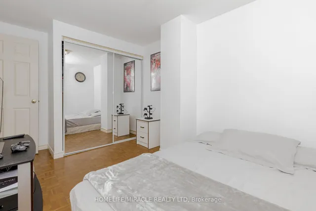 Additional property image - 400 Bloor St Unit 8
