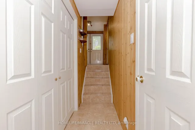 Additional property image - 400 Bloor St Unit 8